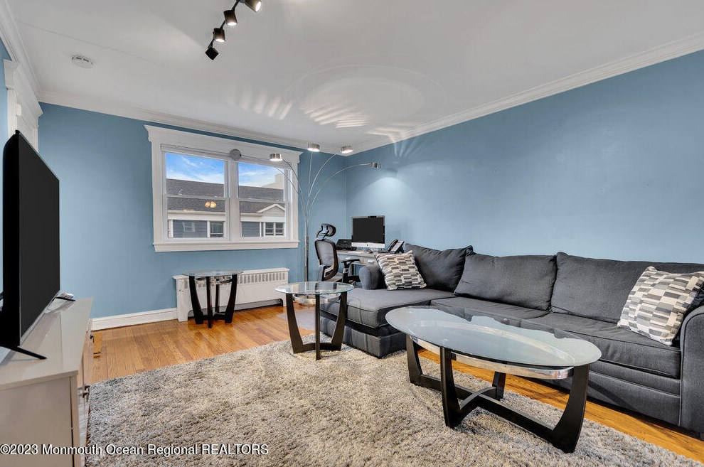302 Deal Lake Dr #25, Tinton Falls, NJ