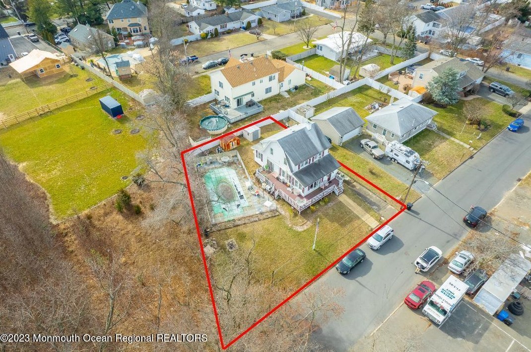 39 Verdun Pl, Middletown, NJ 07748