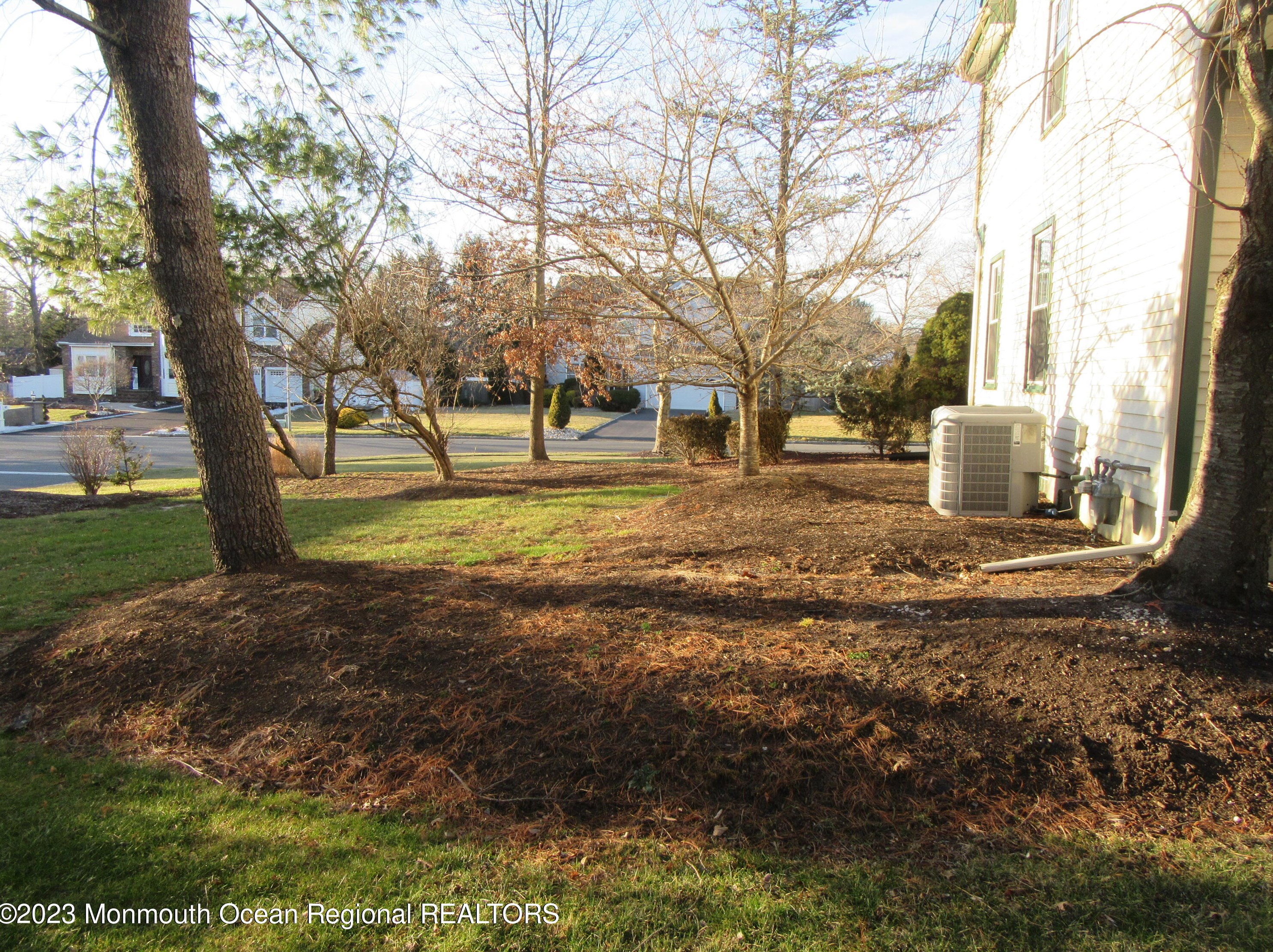 46 Oakland Rd, Old Bridge, NJ 08857