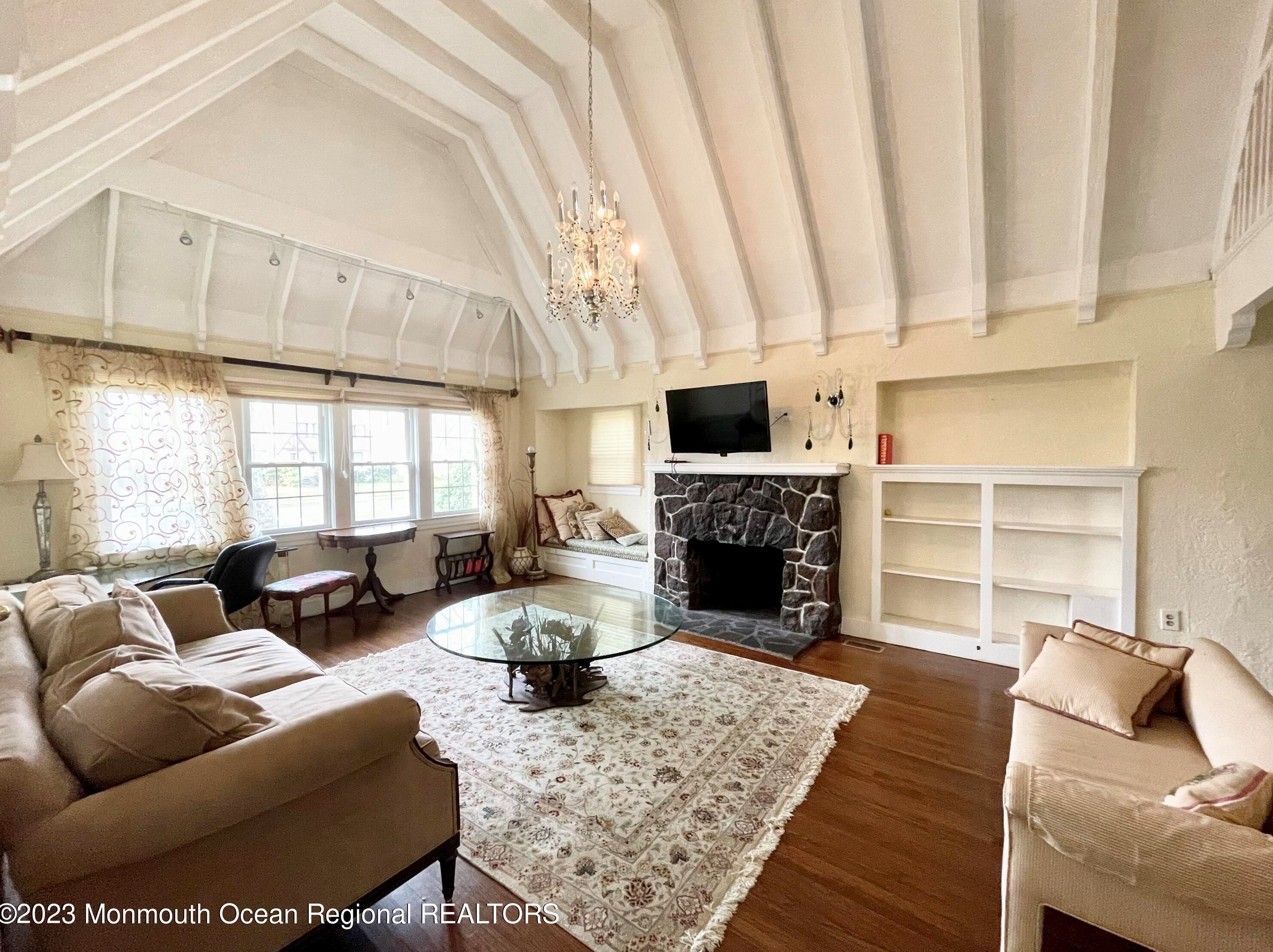 1 Roseld Ct, Deal Park, NJ 07723