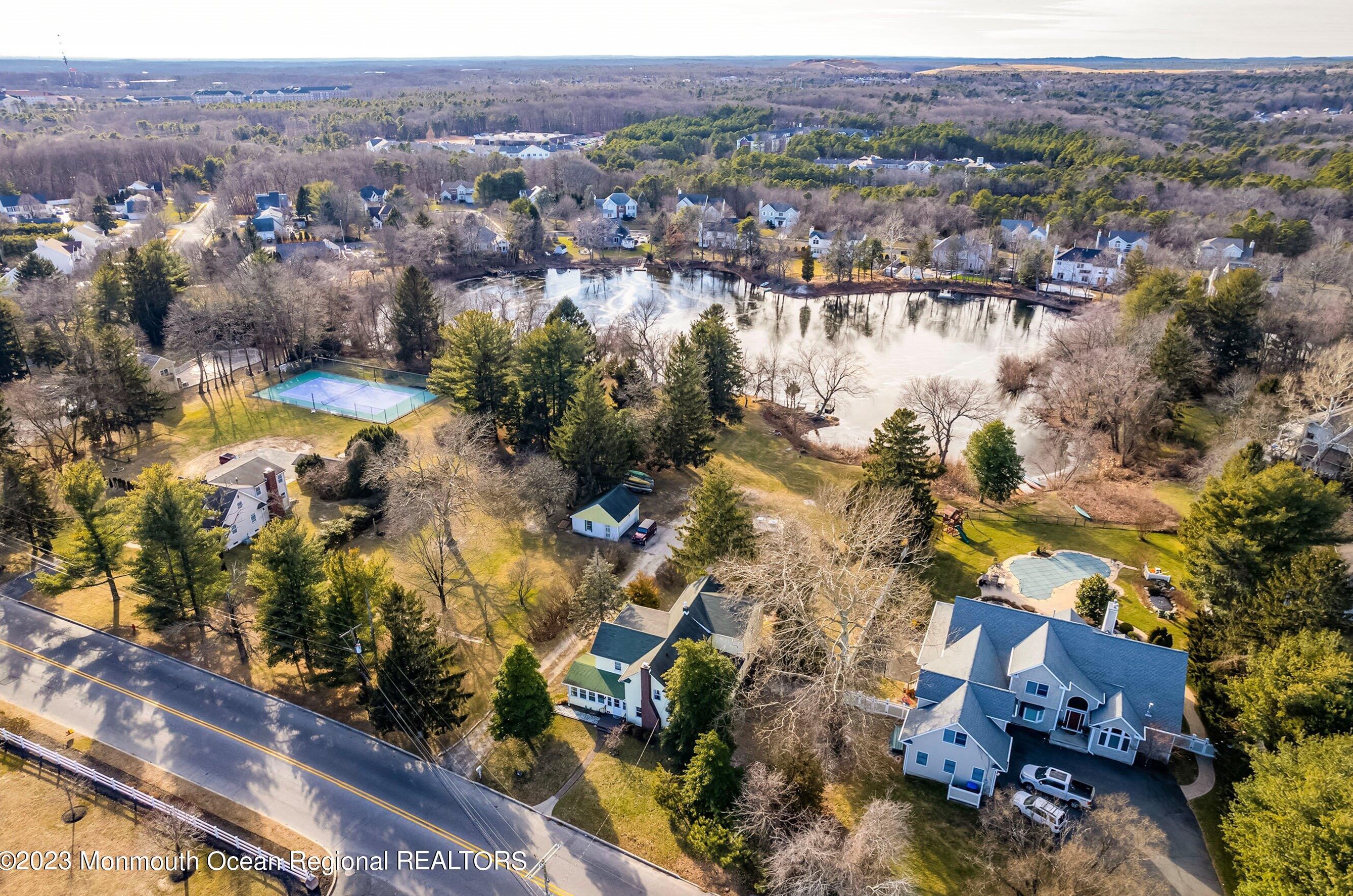317 Green Grove Rd, Tinton Falls, NJ 07712