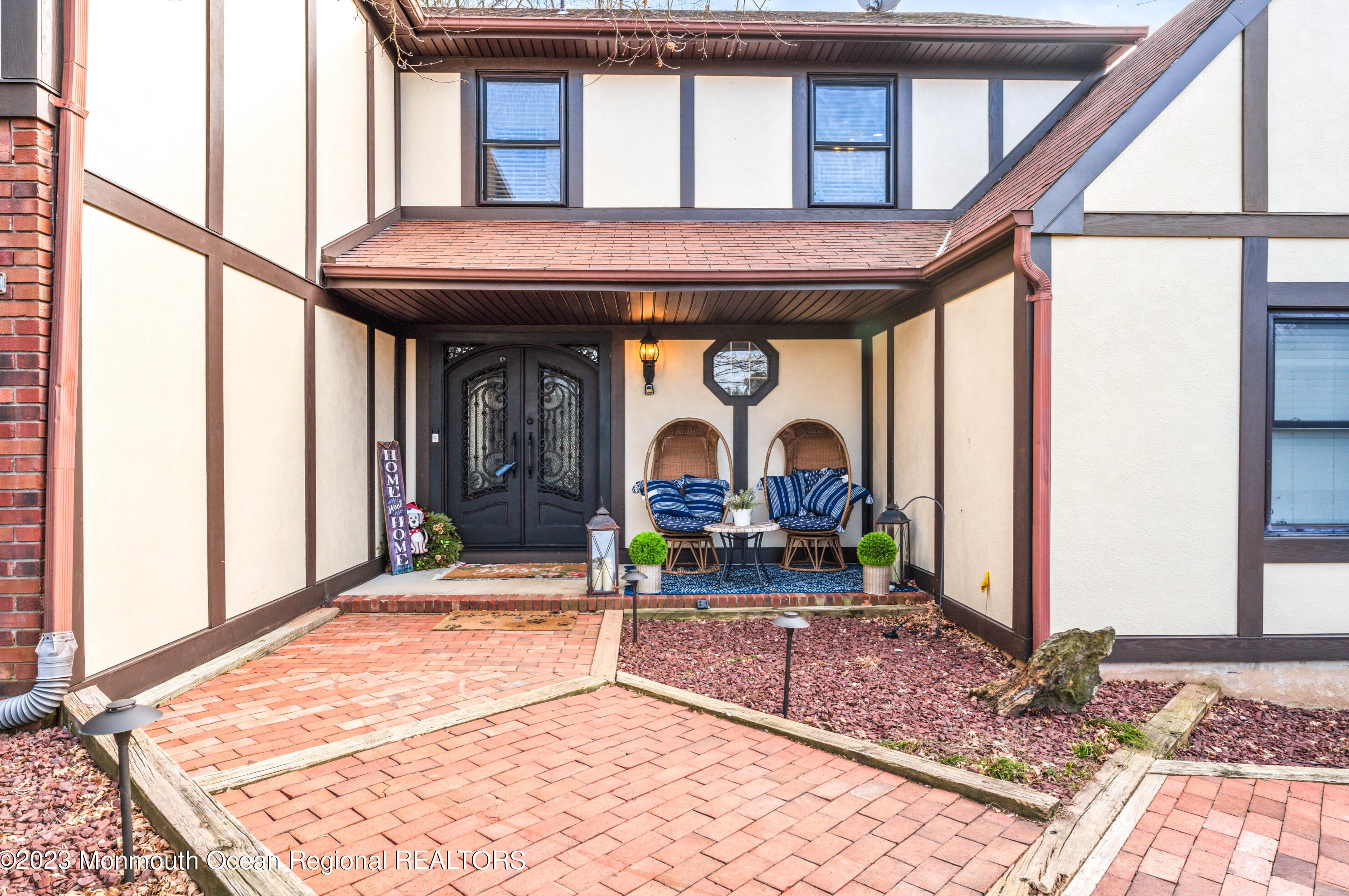 9 Brandywine Dr, Morganville, NJ 07751