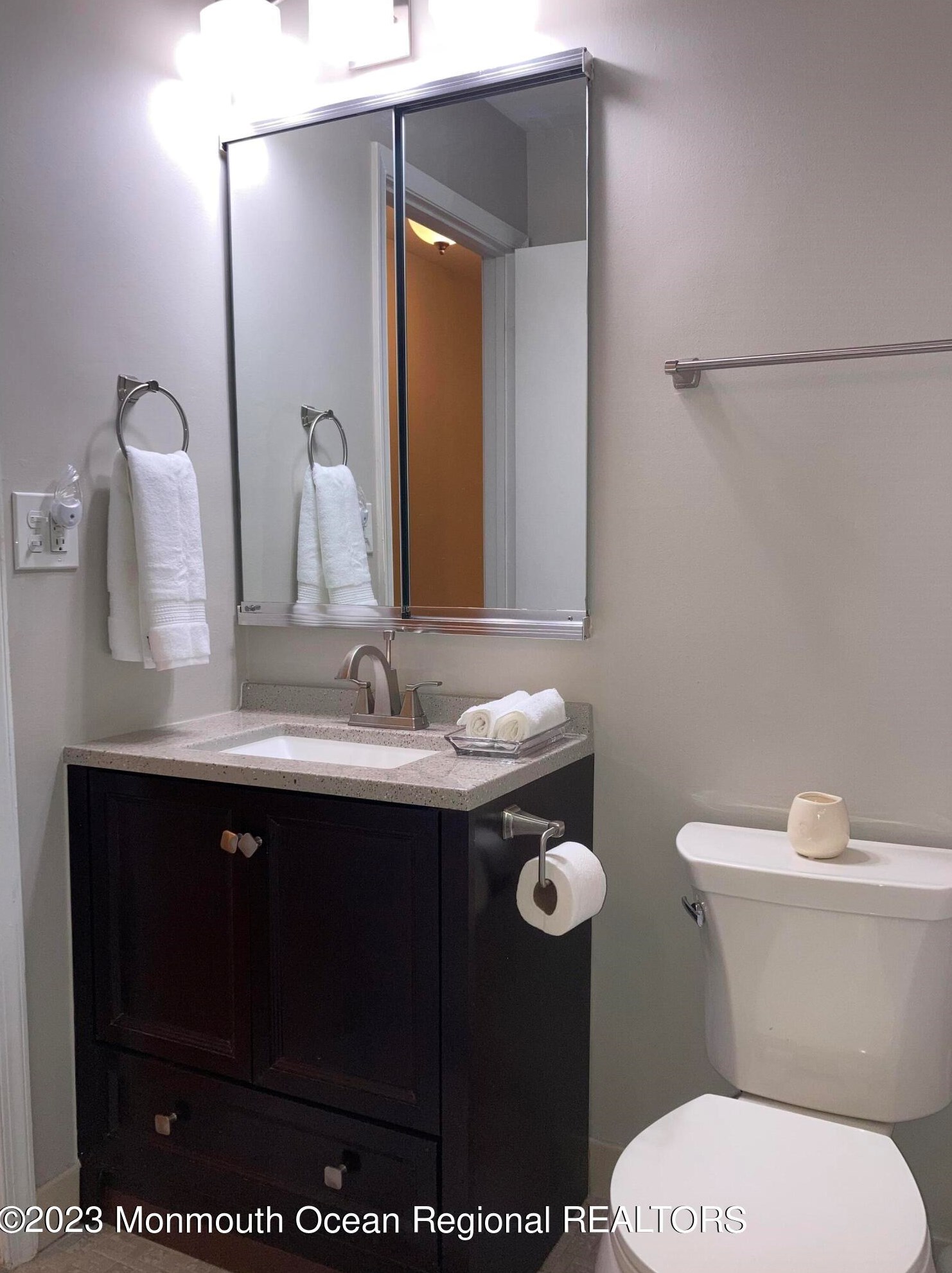 518 Wellington Pl, Matawan NJ 07747-1921 exterior