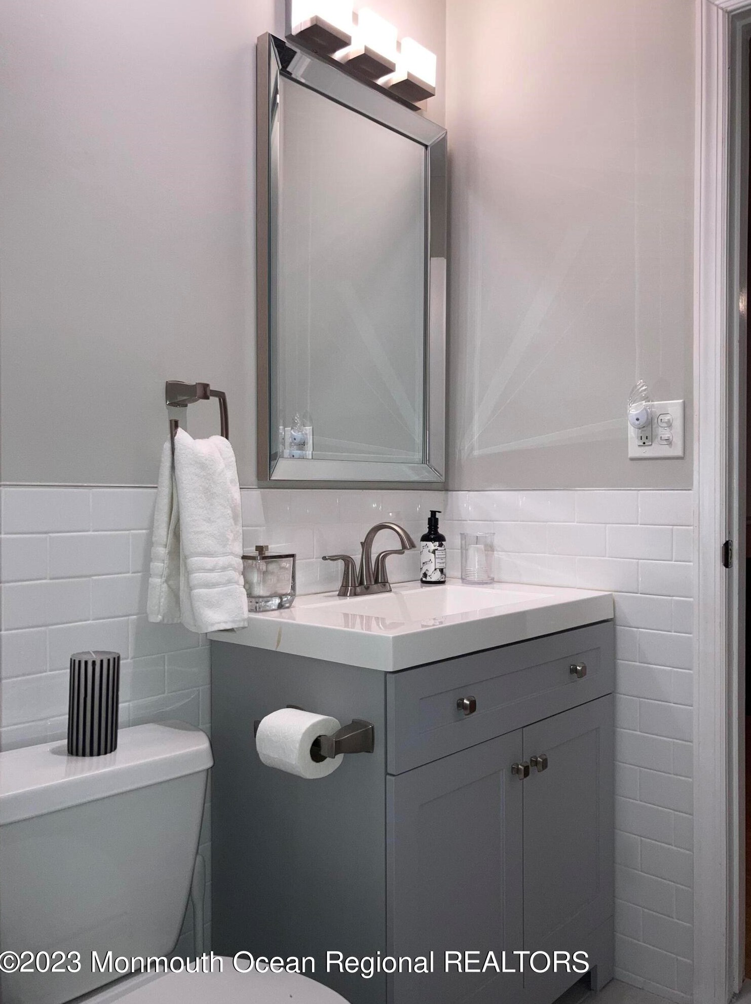 518 Wellington Pl, Matawan NJ 07747-1921 exterior