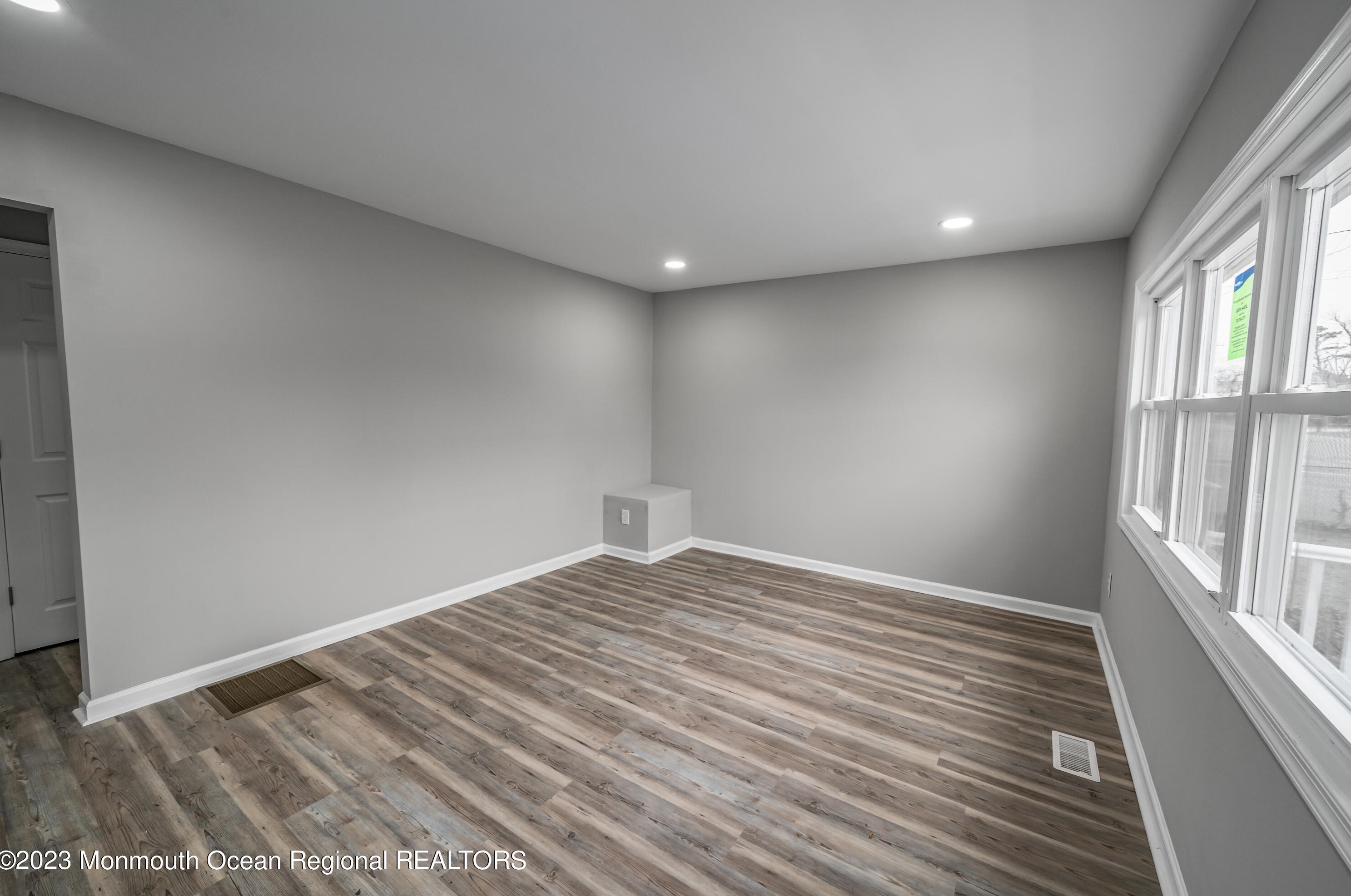 88 3rd Ave, Toms River, NJ 08757-5024