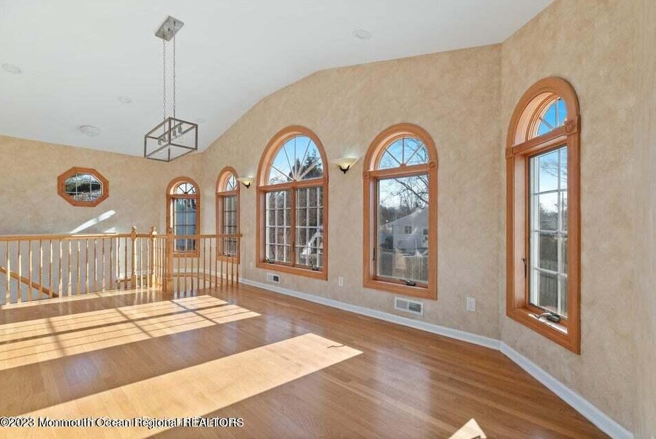 712 W Park Ave, Oakhurst, NJ 07755