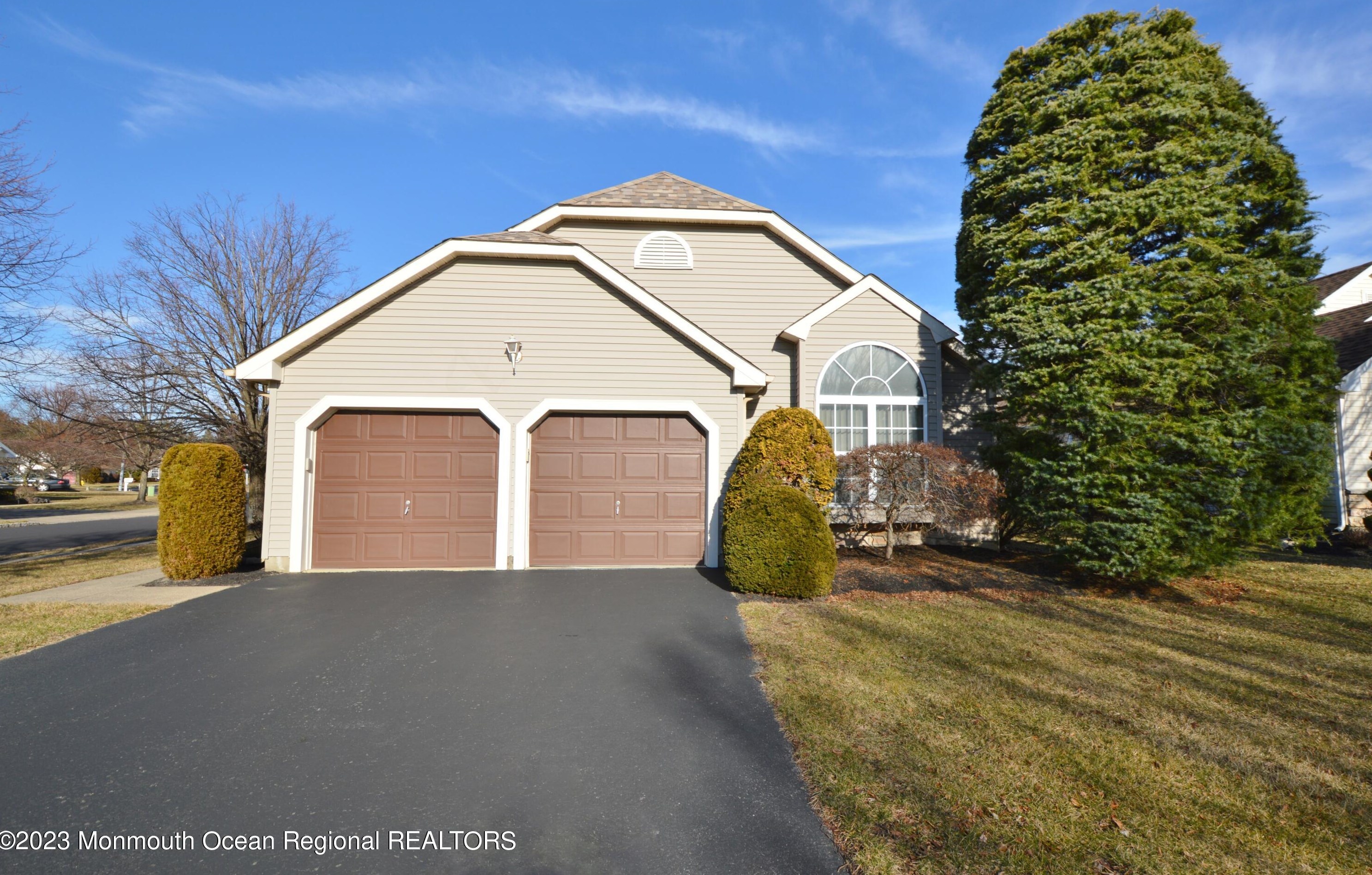 2651 Mdw Lk Dr, Toms River NJ 08755-2539 exterior