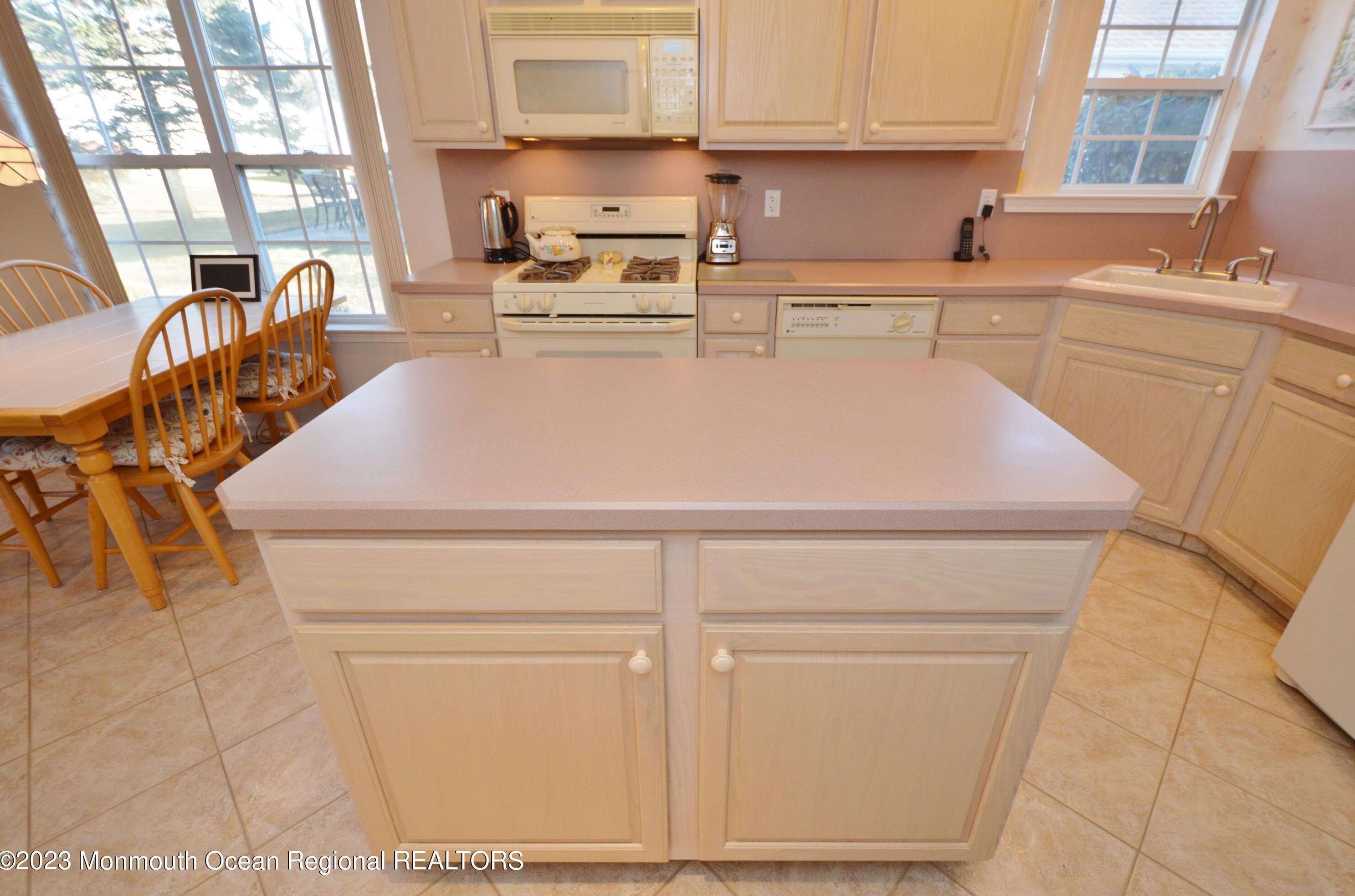 2651 Mdw Lk Dr, Toms River NJ 08755-2539 exterior