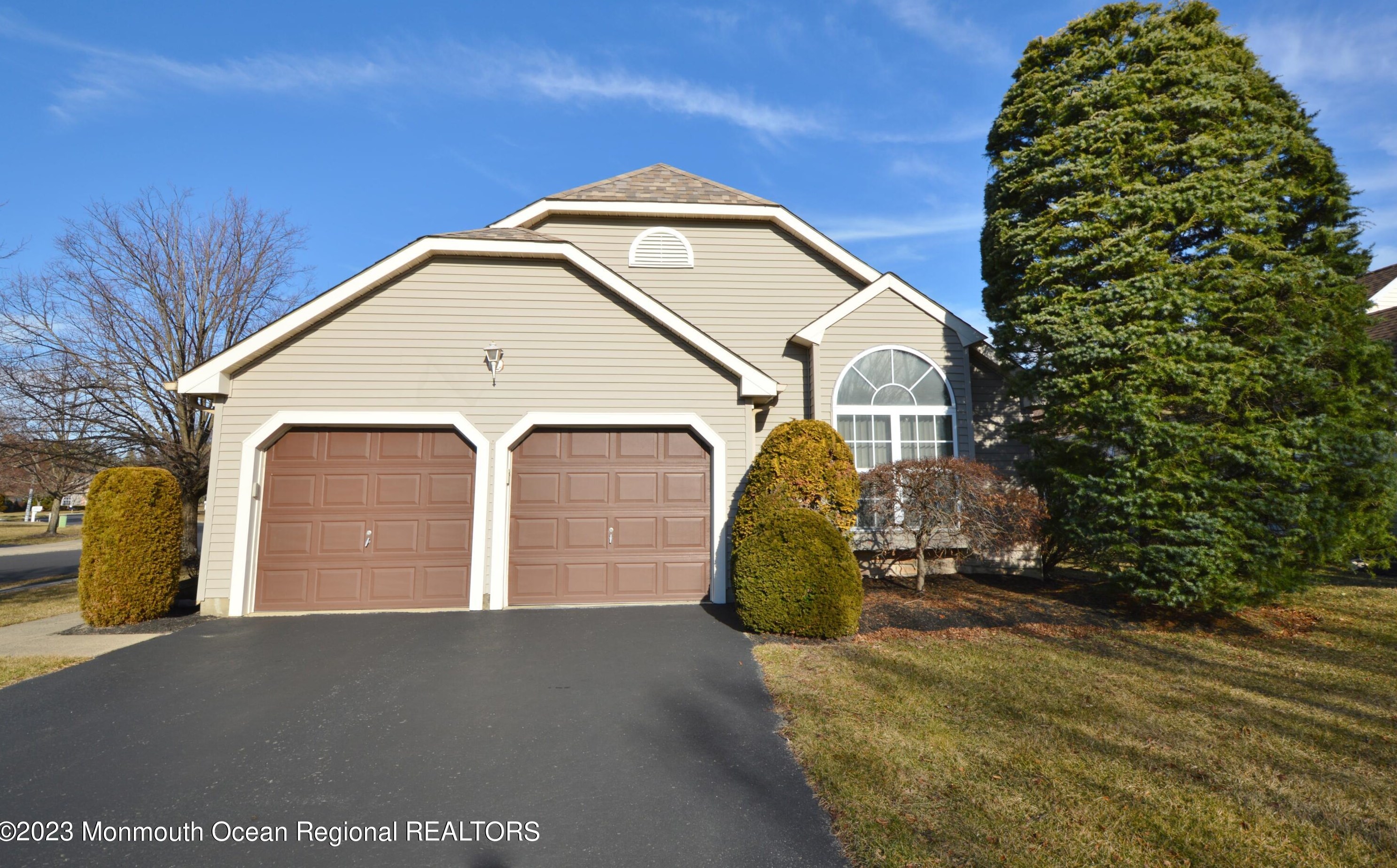 2651 Mdw Lk Dr, Toms River NJ 08755-2539 exterior