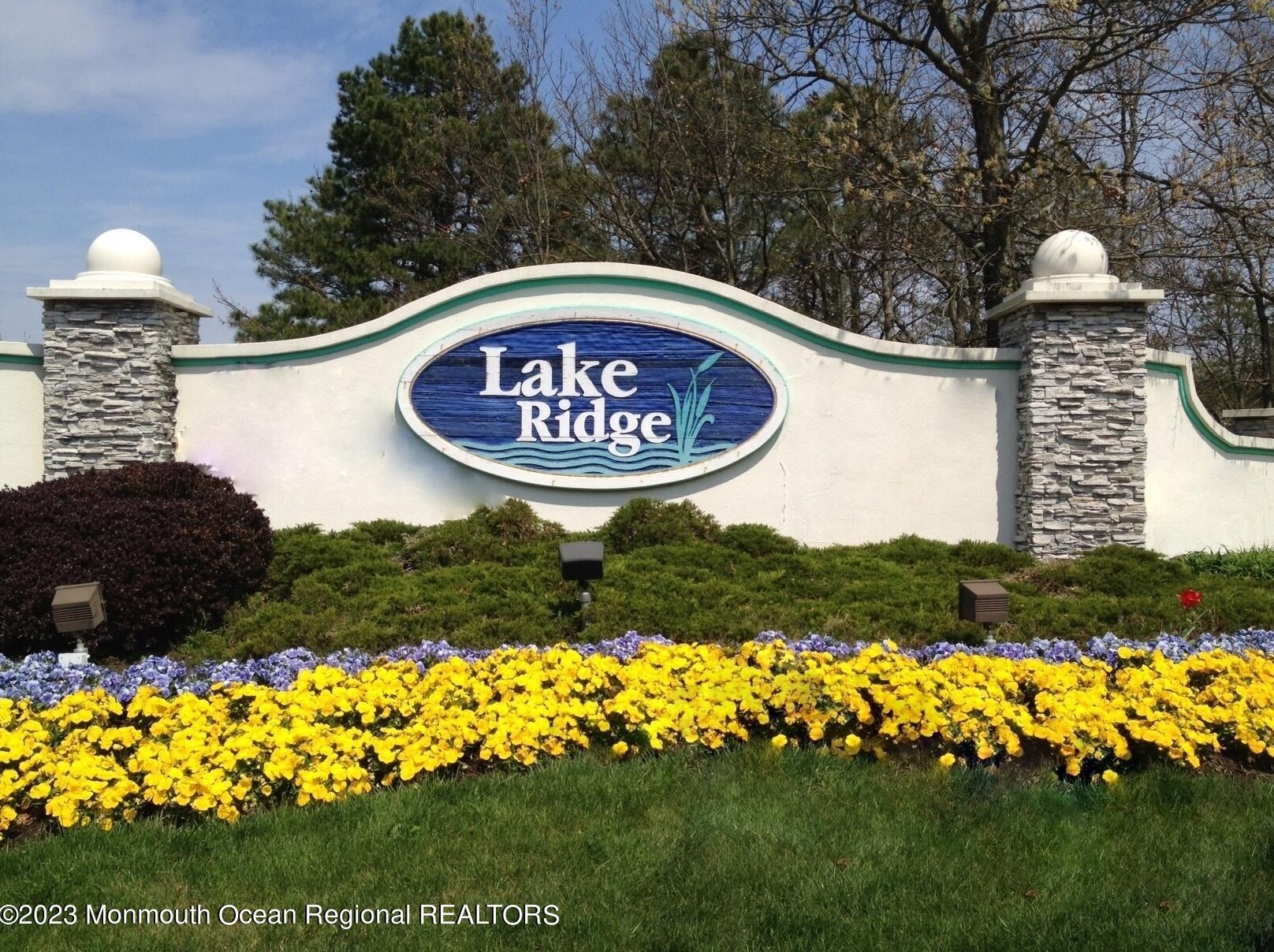 2651 Mdw Lk Dr, Toms River NJ 08755-2539 exterior