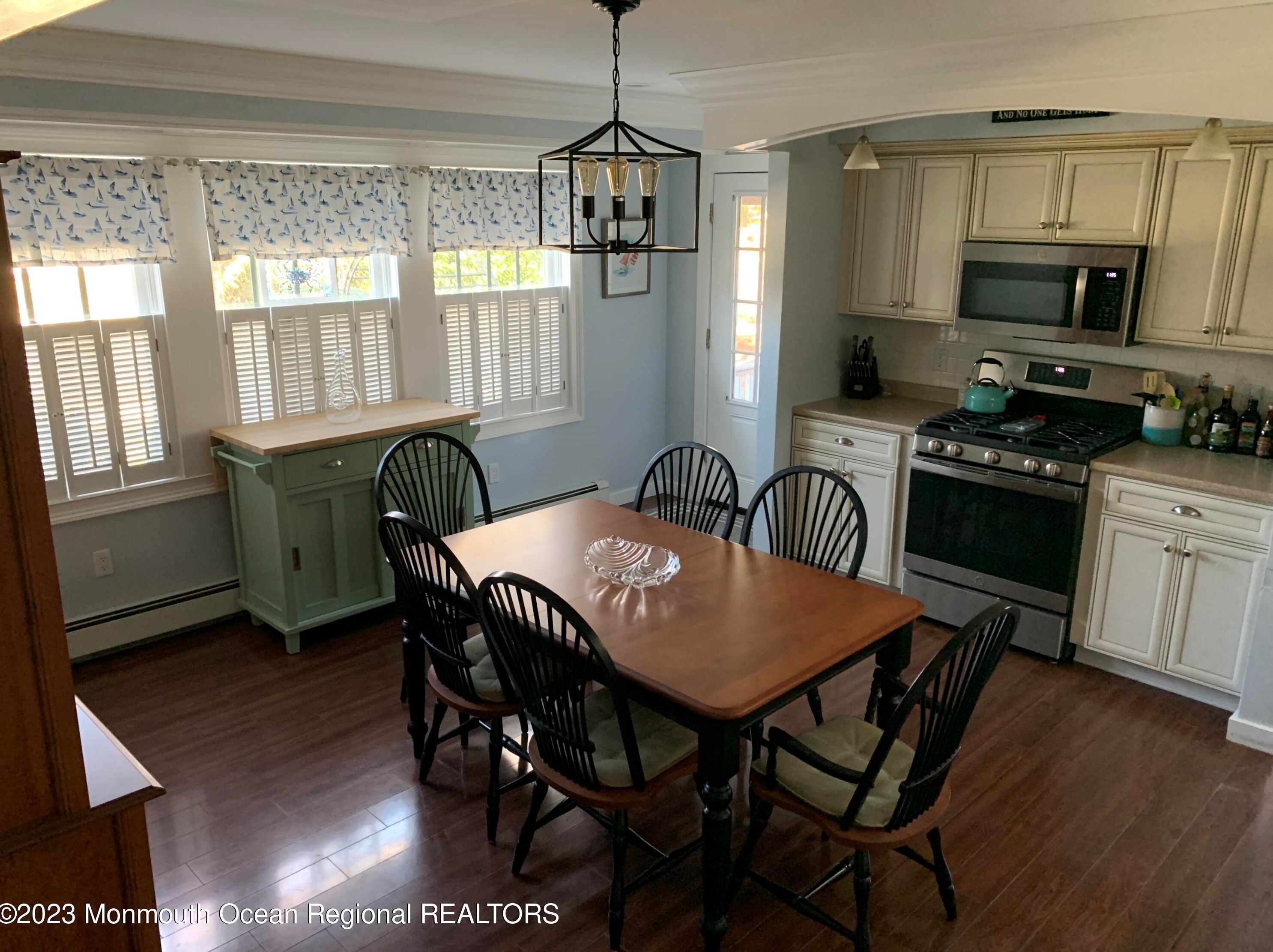 429 Essex Ave, Wall Township, NJ 07762