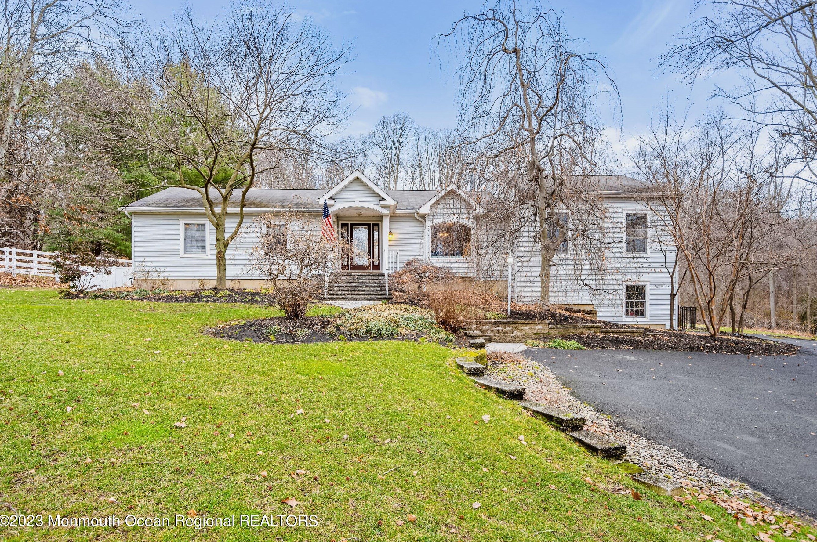 14 Eleanor Ln, Roosevelt, NJ 08555