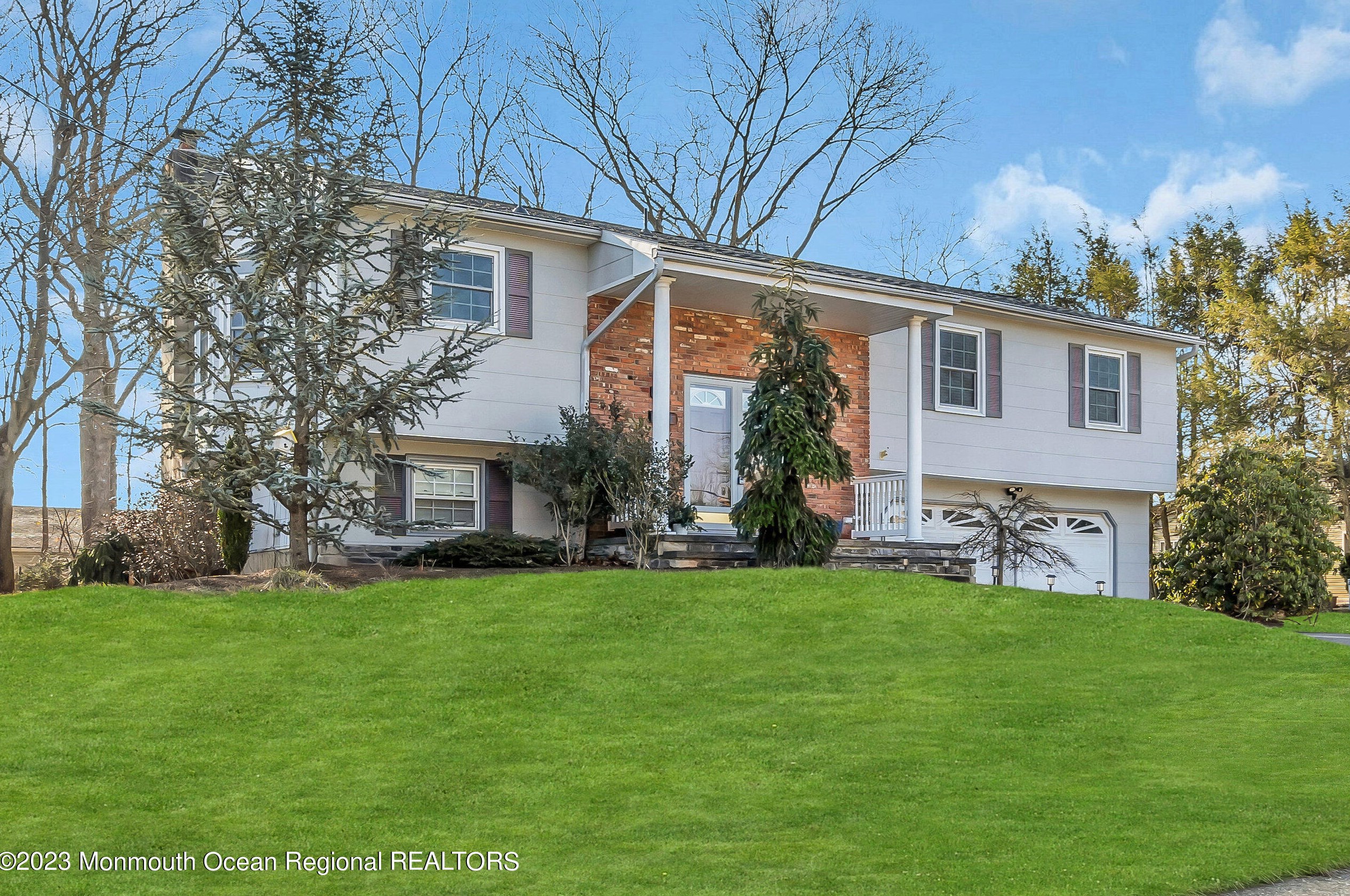 26 Dutch Valley Rd, Wall Township, NJ 07731