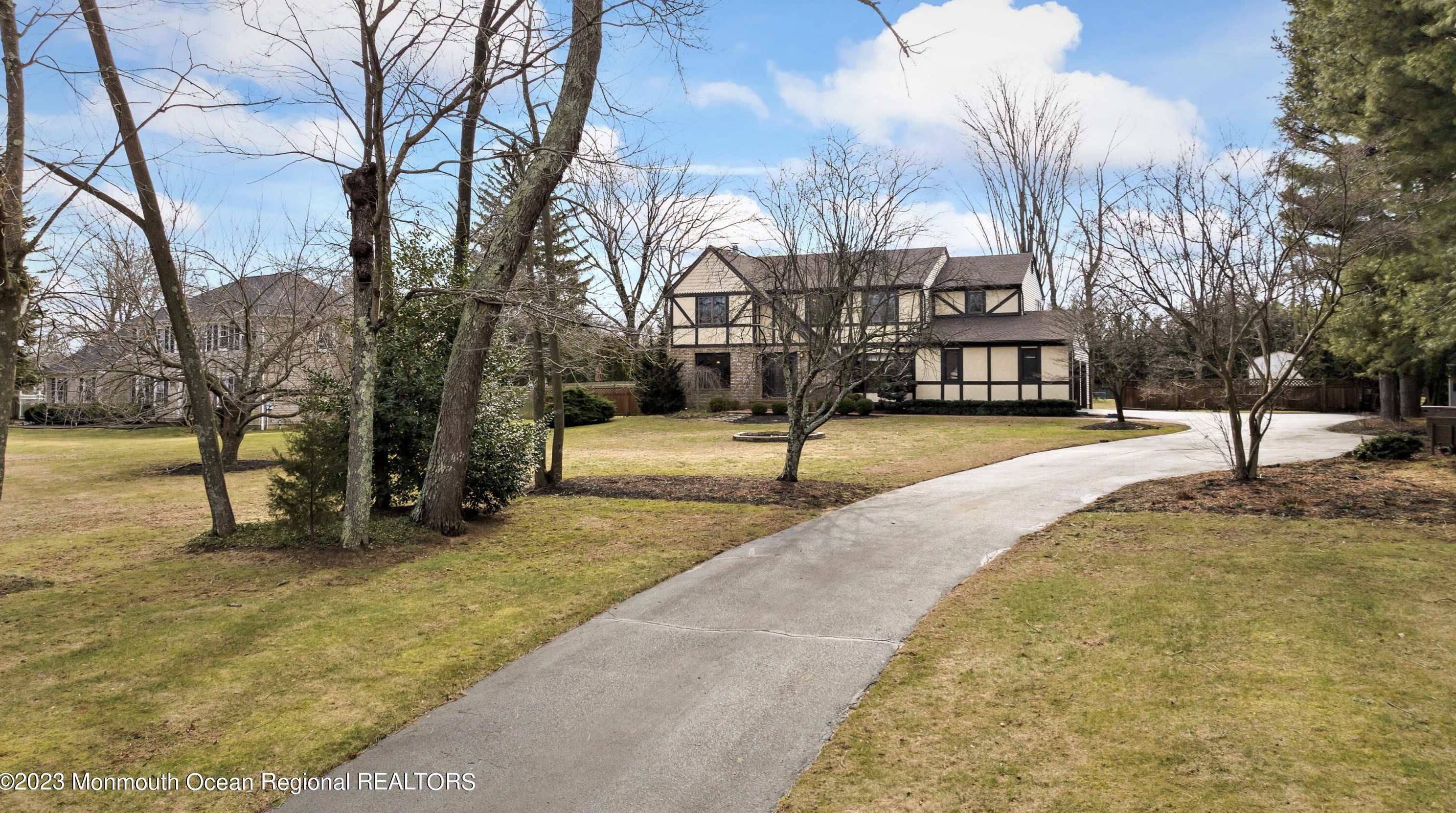 19 Murray Ct, Lincroft, NJ 07738