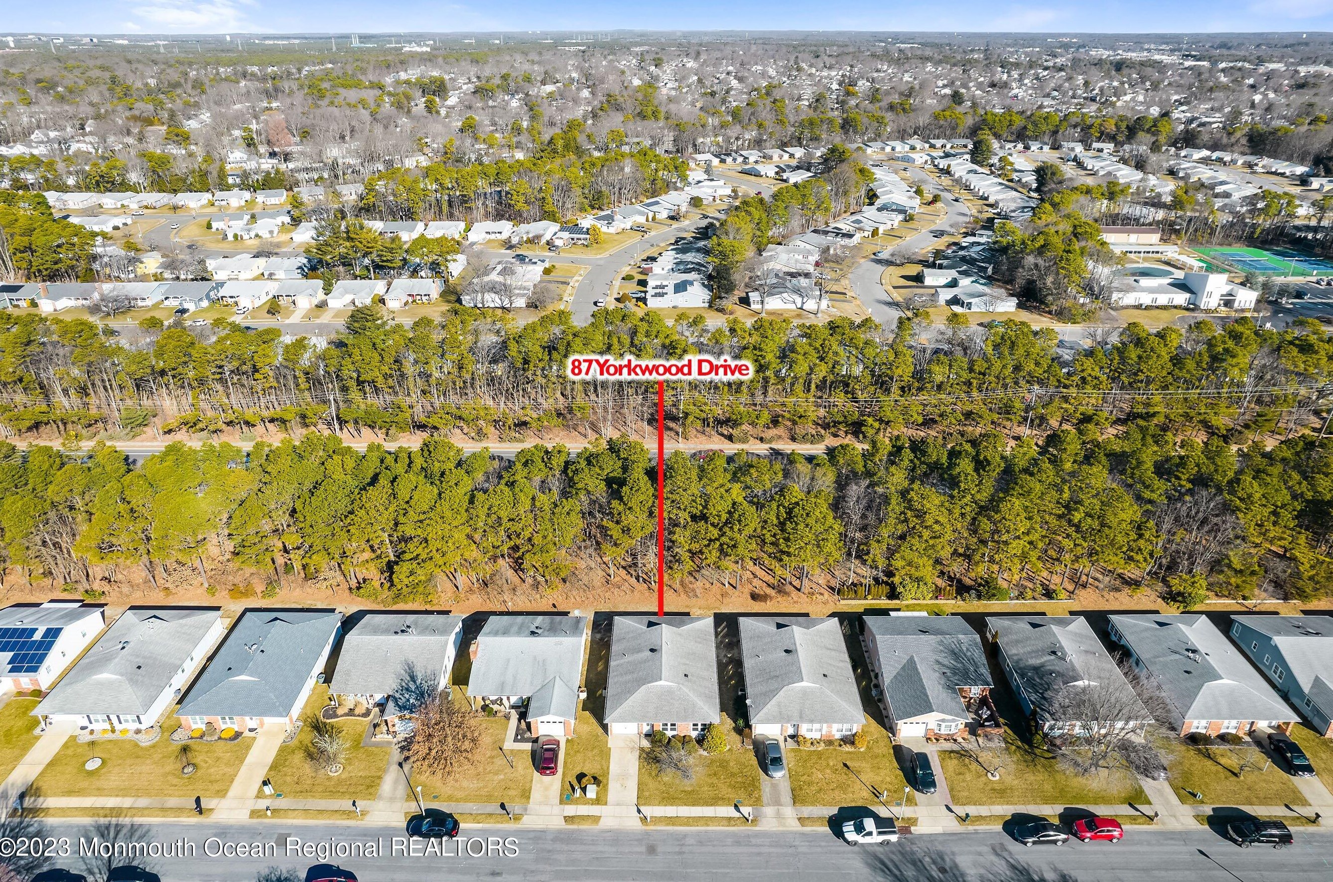 87 Yorkwood Dr, Bricktown, NJ 08723