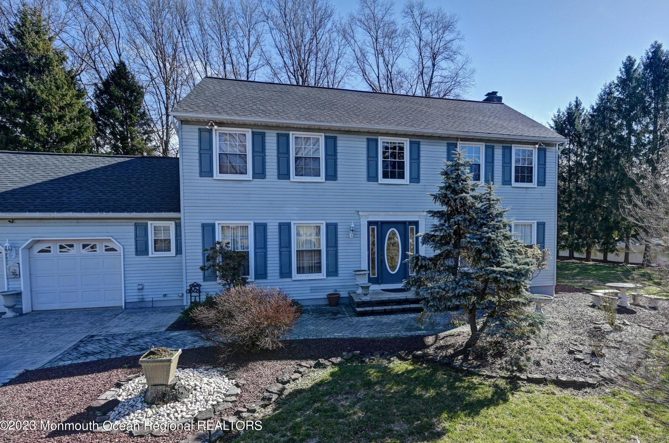 28 Jennifer Dr, Tinton Falls, NJ 07701