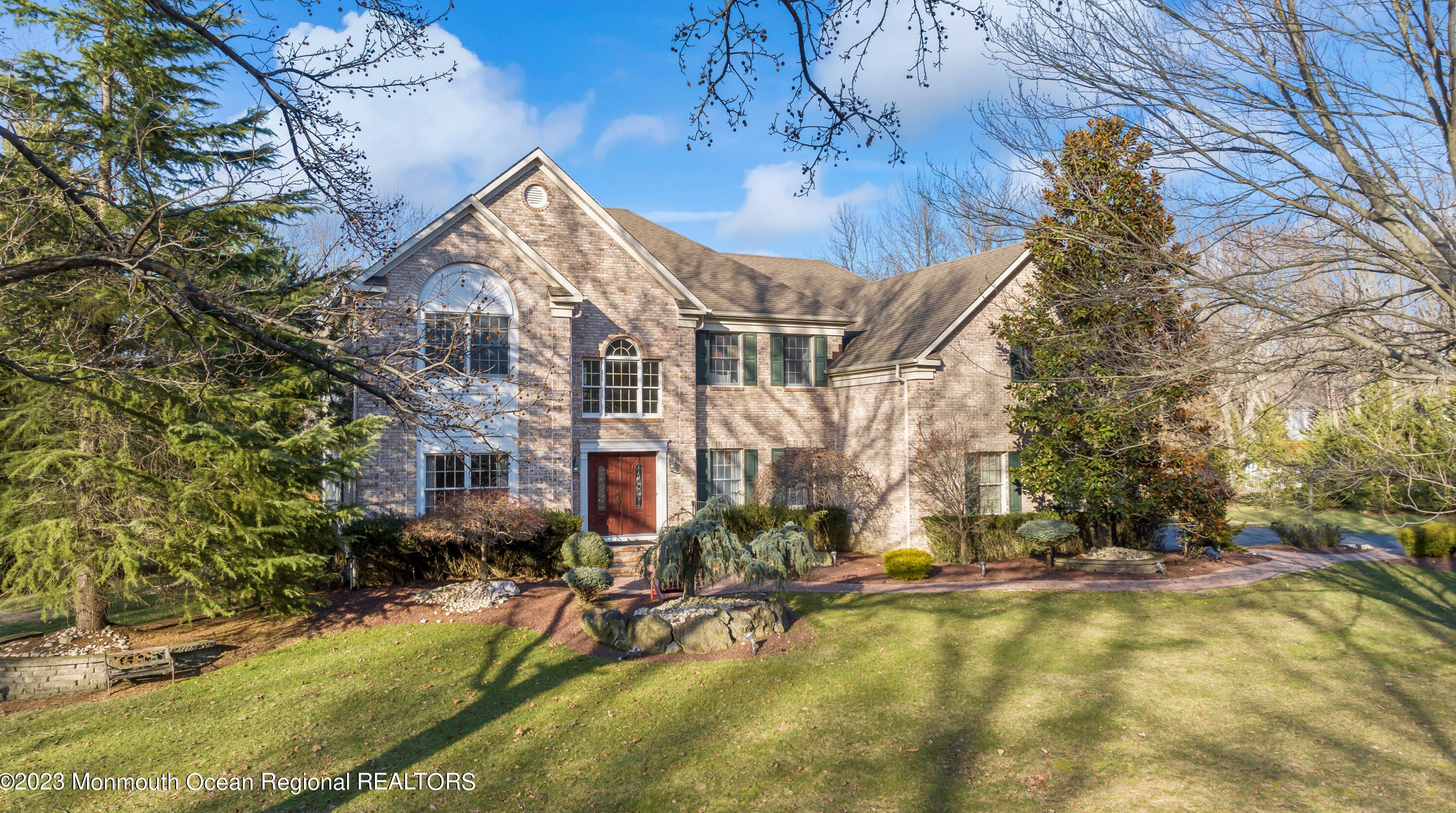 5 Red Coach Ln, Holmdel Village, NJ 07733
