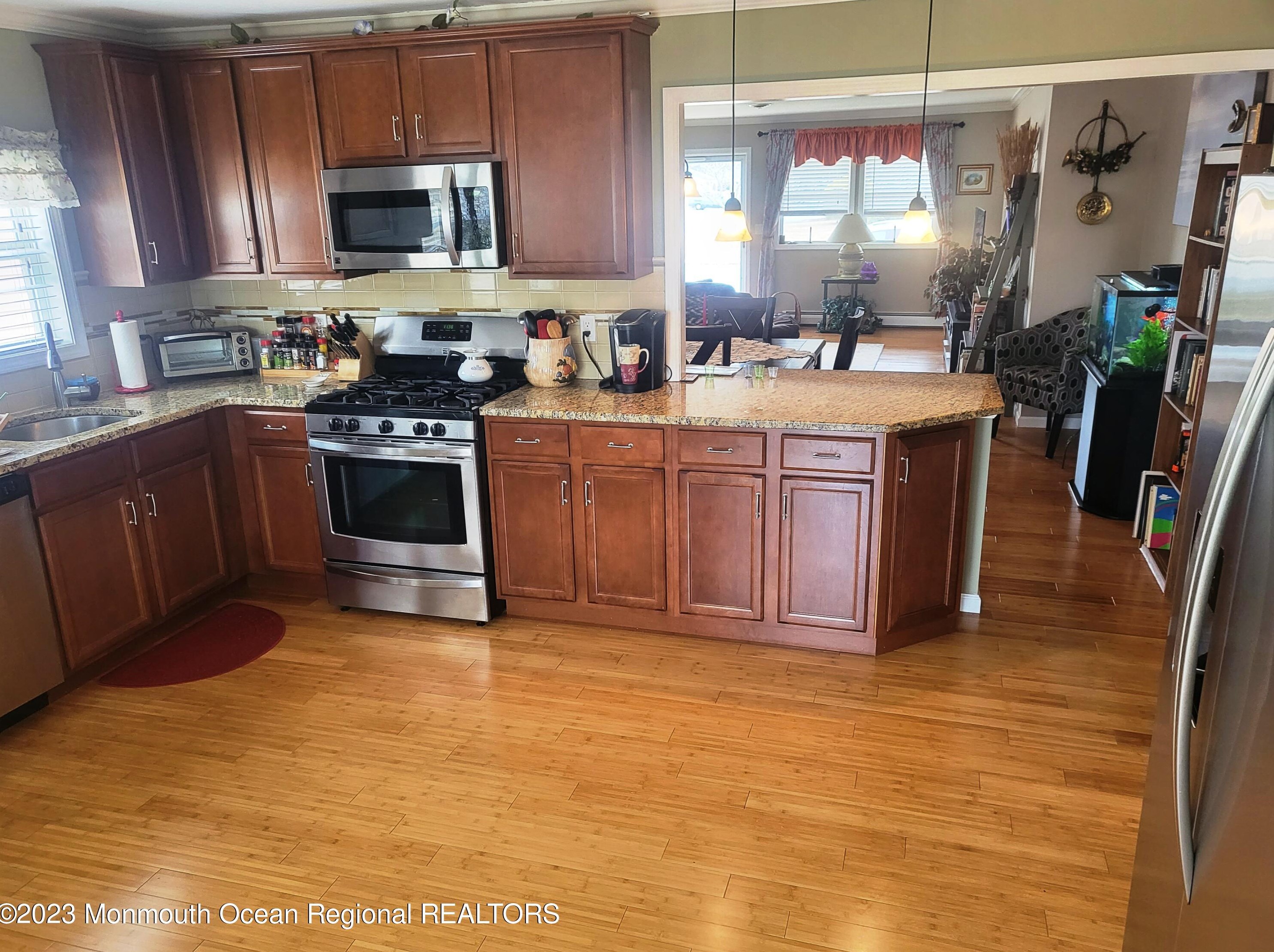 35 Oranjestad St, Toms River NJ  08757-4022 exterior