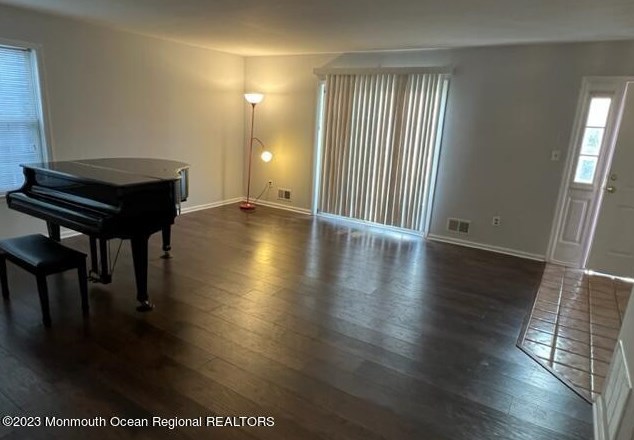 987 Lily Ct, Morganville, NJ 07751