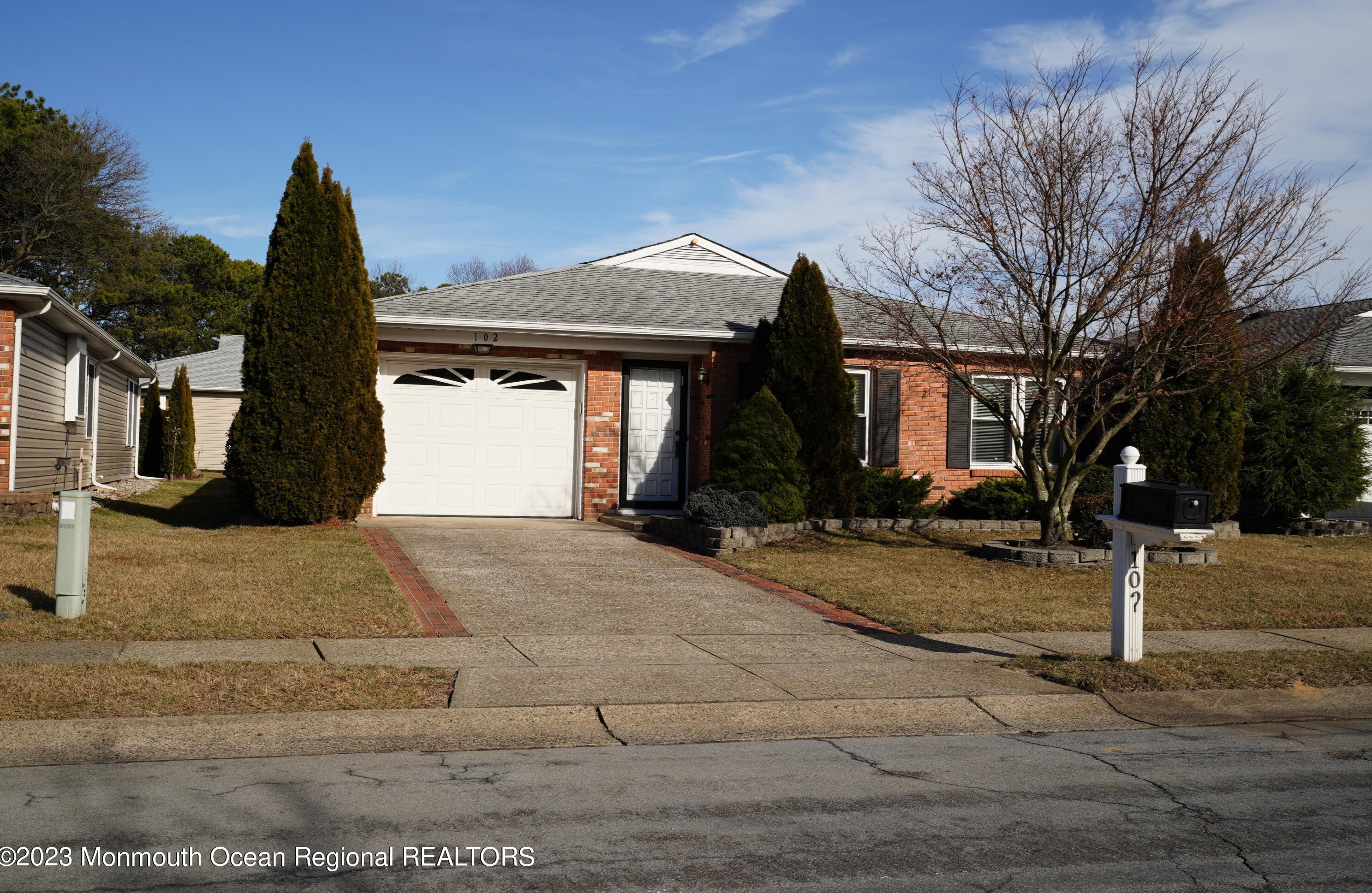 102 Meadowbrook Rd, Bricktown, NJ 08723