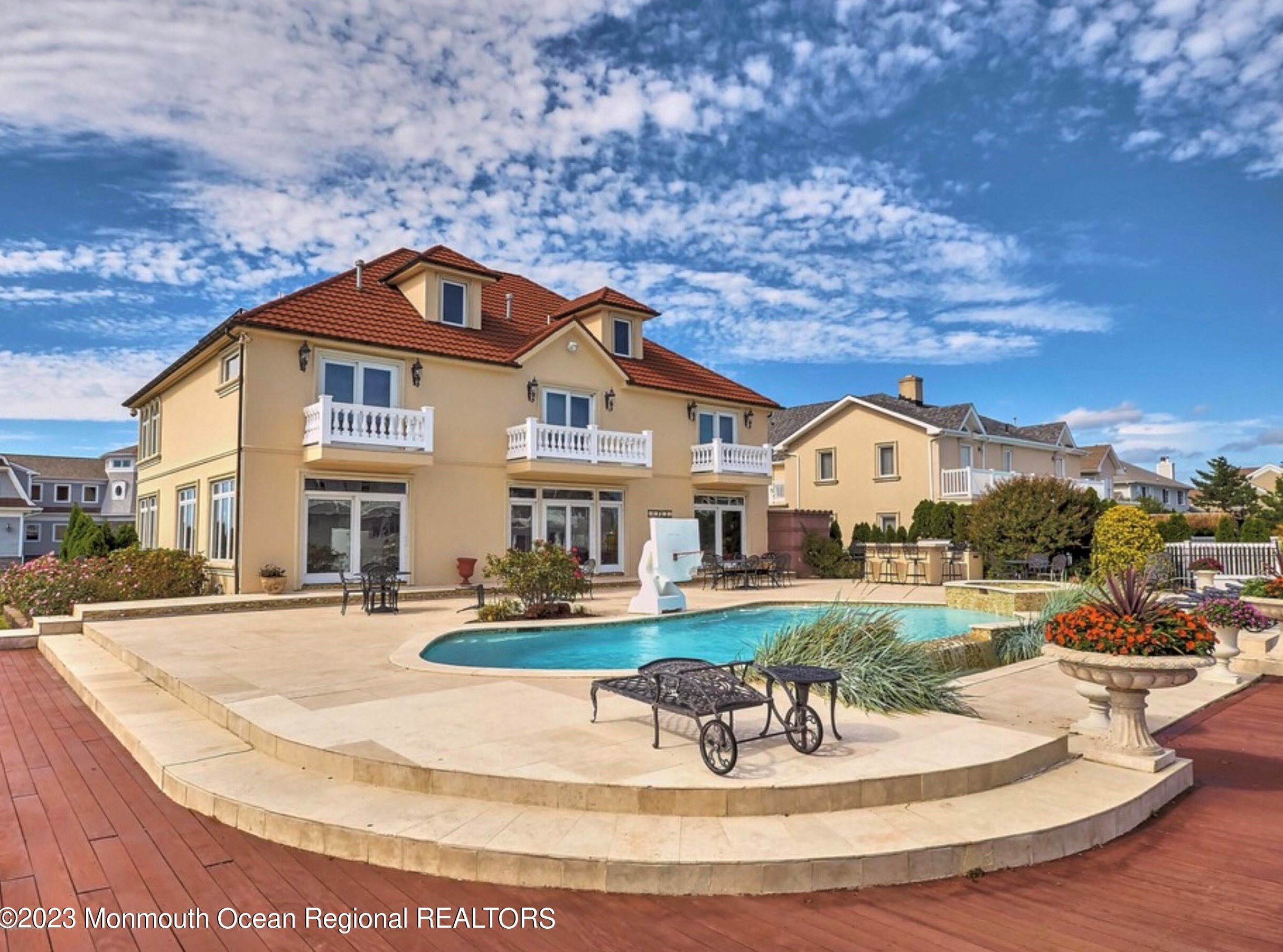 220 Pointe Dr, Mantoloking, NJ 08738-1120