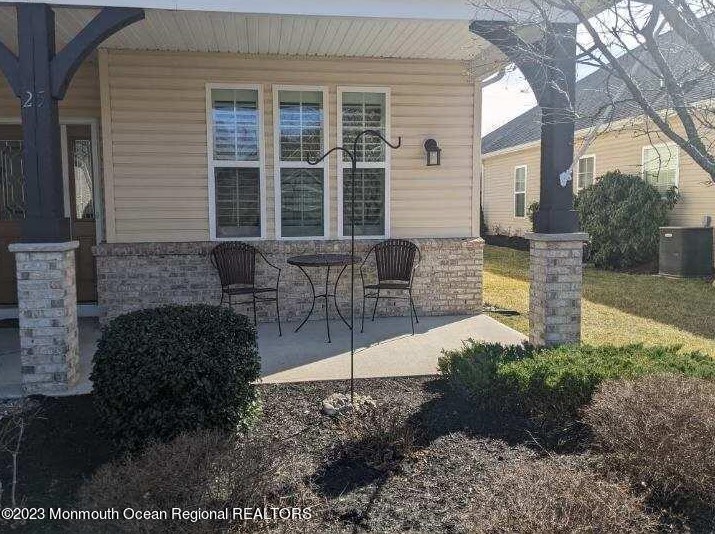 25 E Raphael Ln, Wall Township, NJ 07727