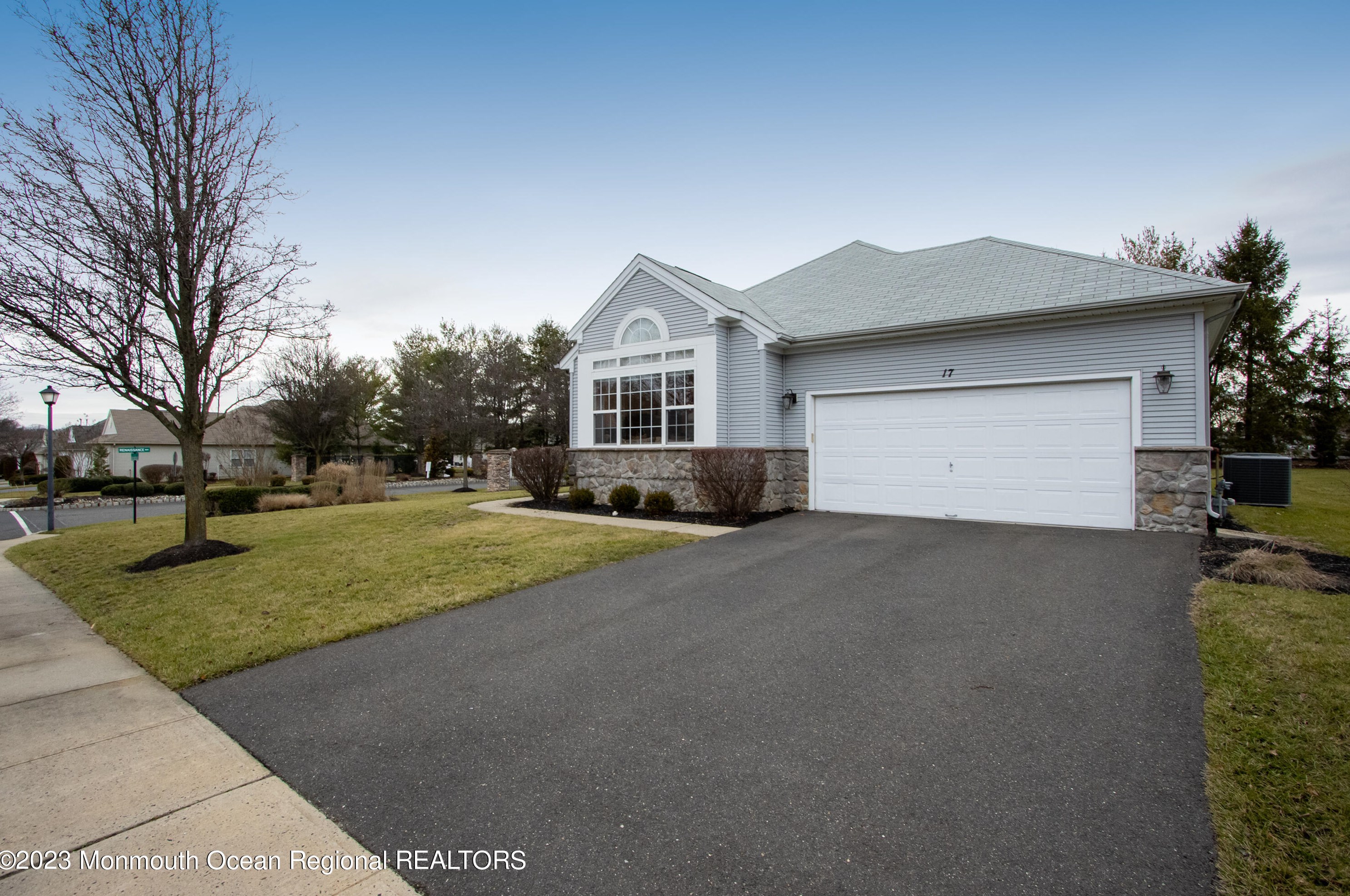 17 Derry Meeting Dr, Millstone Township, NJ 07726-8962