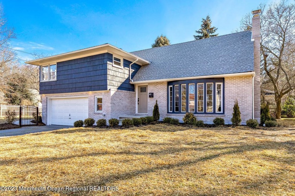 40 Wickapecko Dr, Tinton Falls, NJ 07712