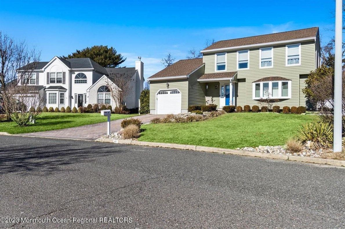41 Davids Ln, Wall Township, NJ 07731-2863