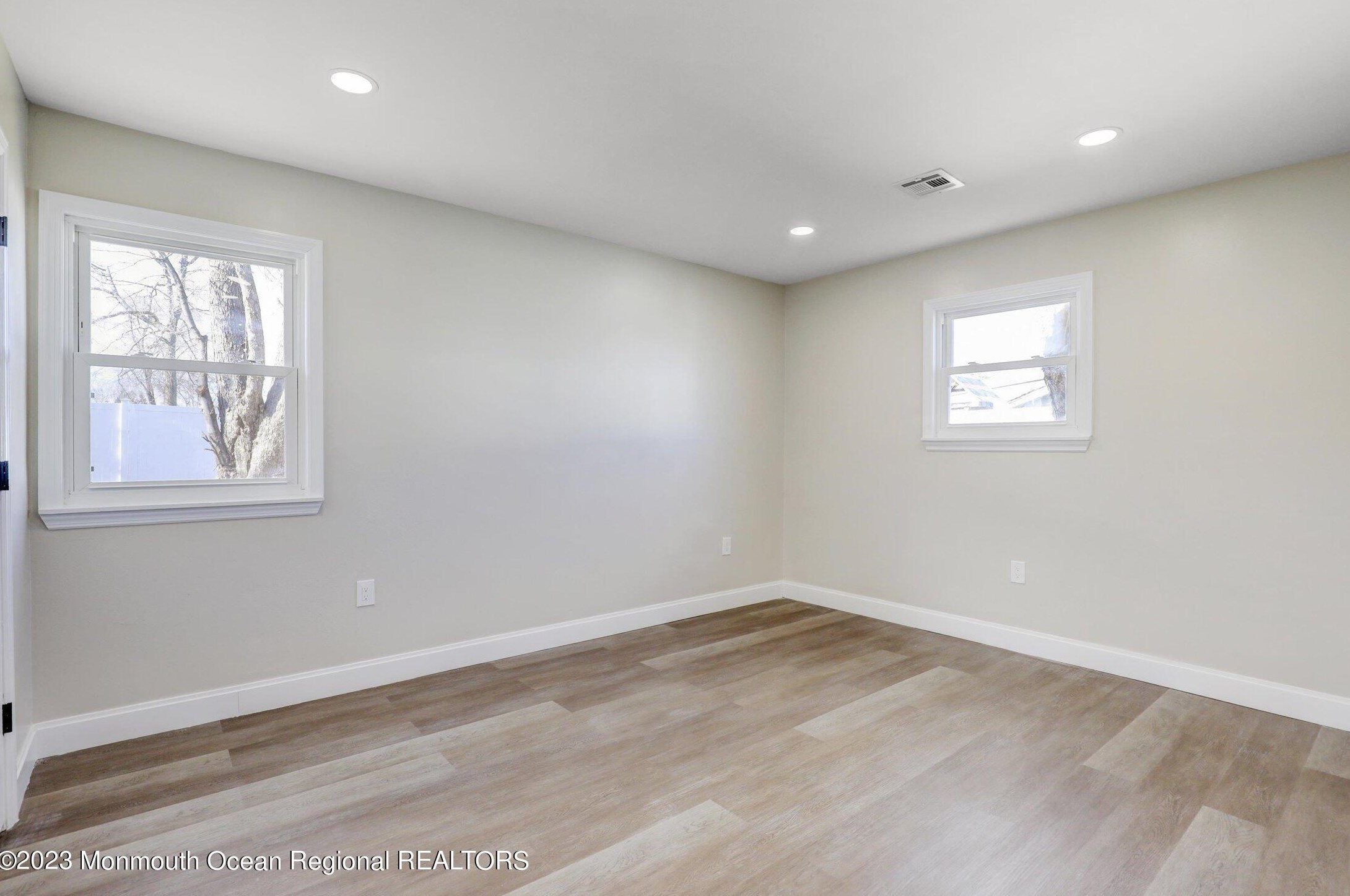 307 5th St, Waretown NJ  08758-2915 exterior