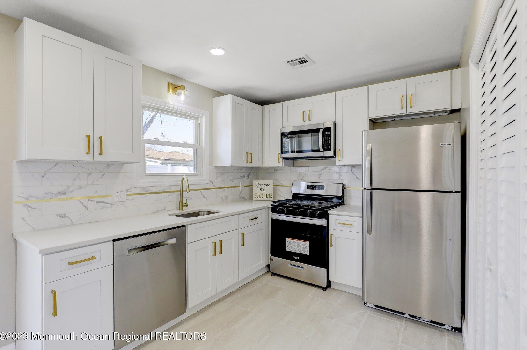 307 5th St, Waretown NJ  08758-2915 exterior