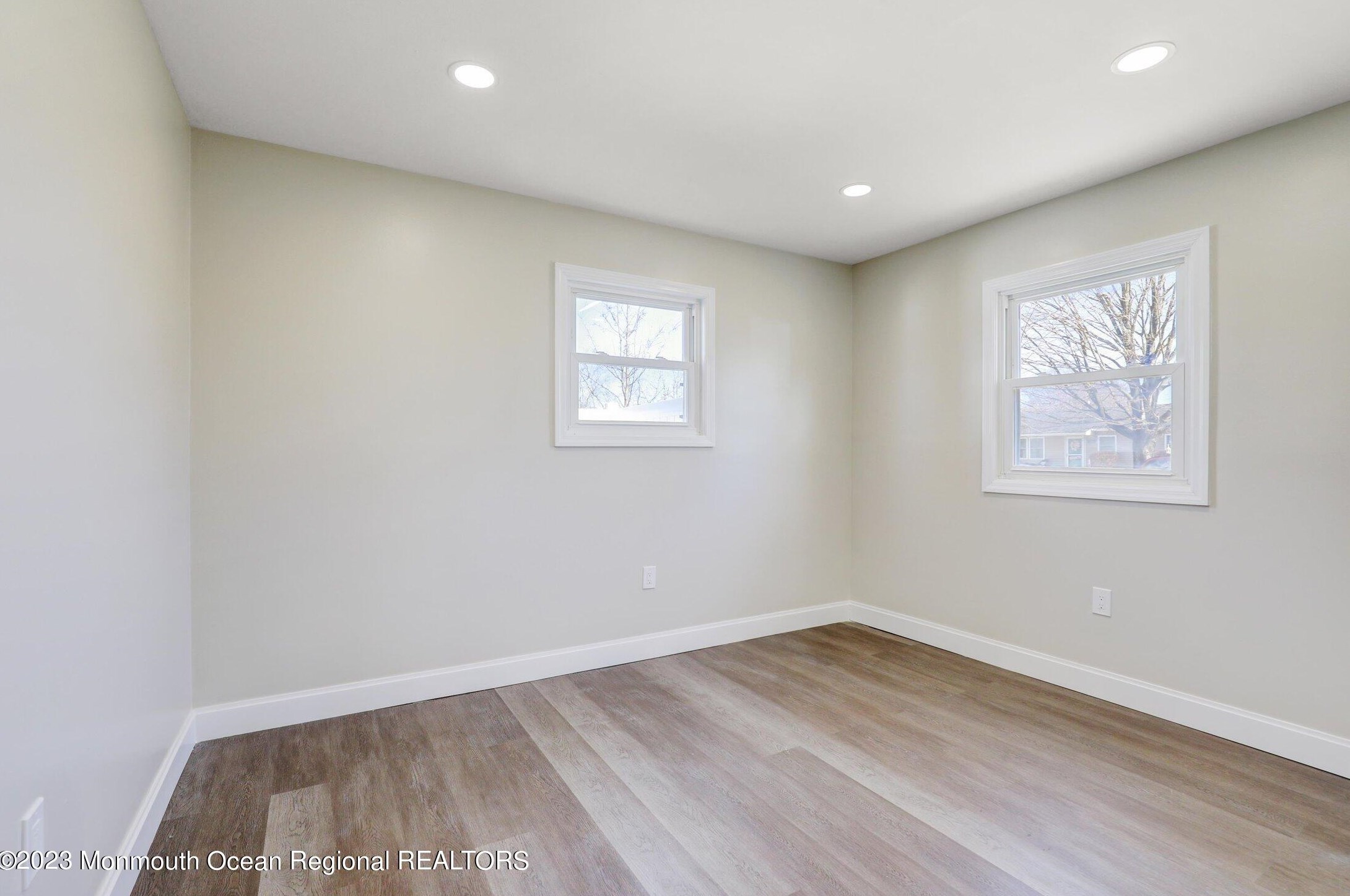 307 5th St, Waretown NJ  08758-2915 exterior