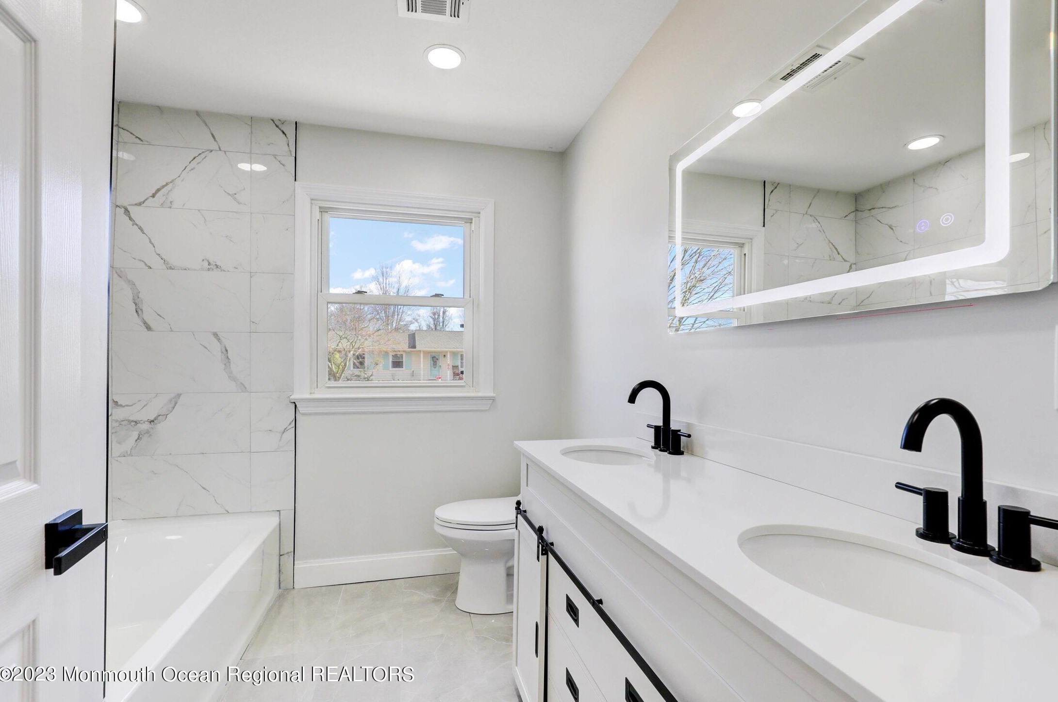 307 5th St, Waretown NJ  08758-2915 exterior