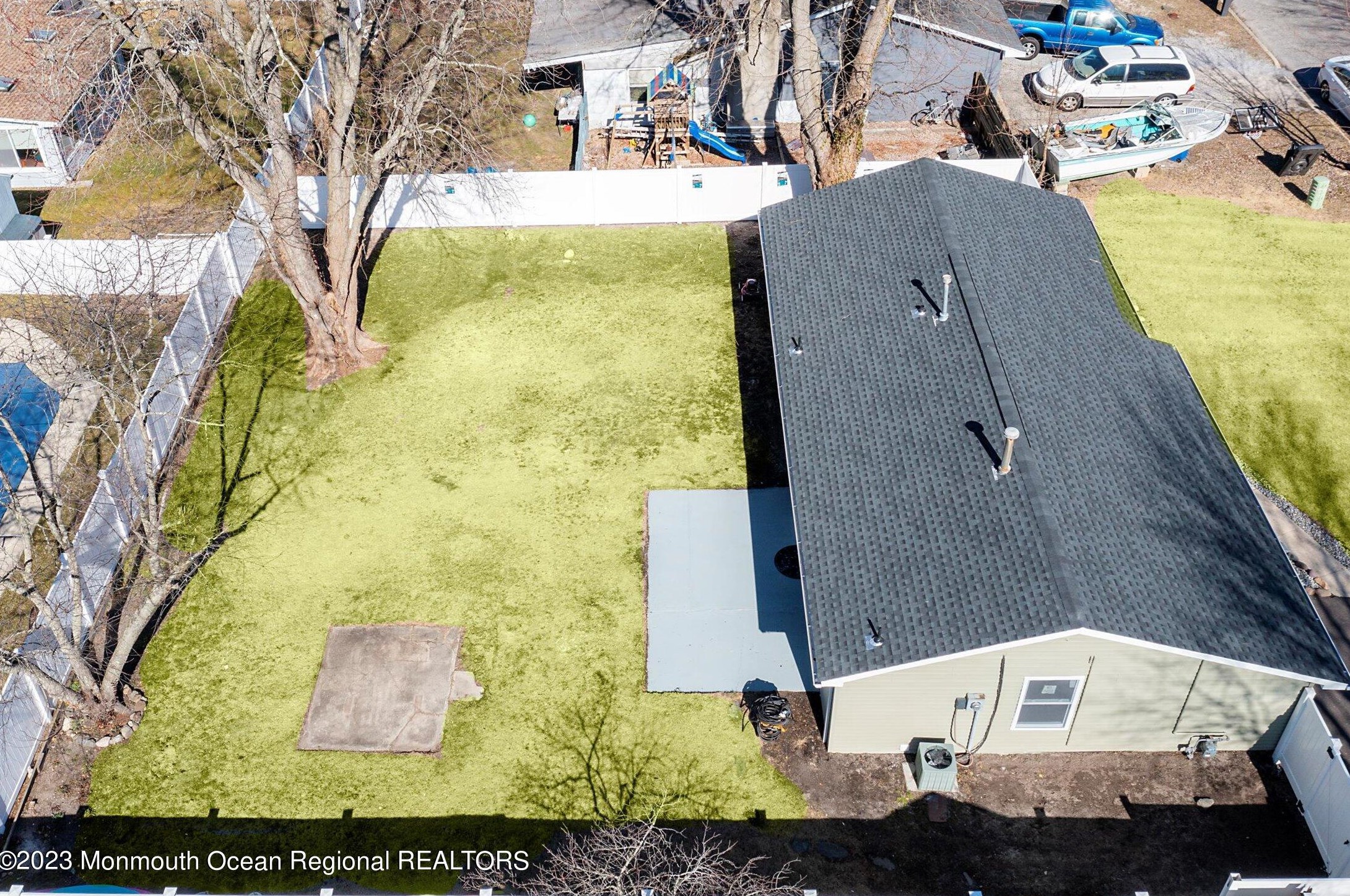 307 5th St, Waretown NJ  08758-2915 exterior