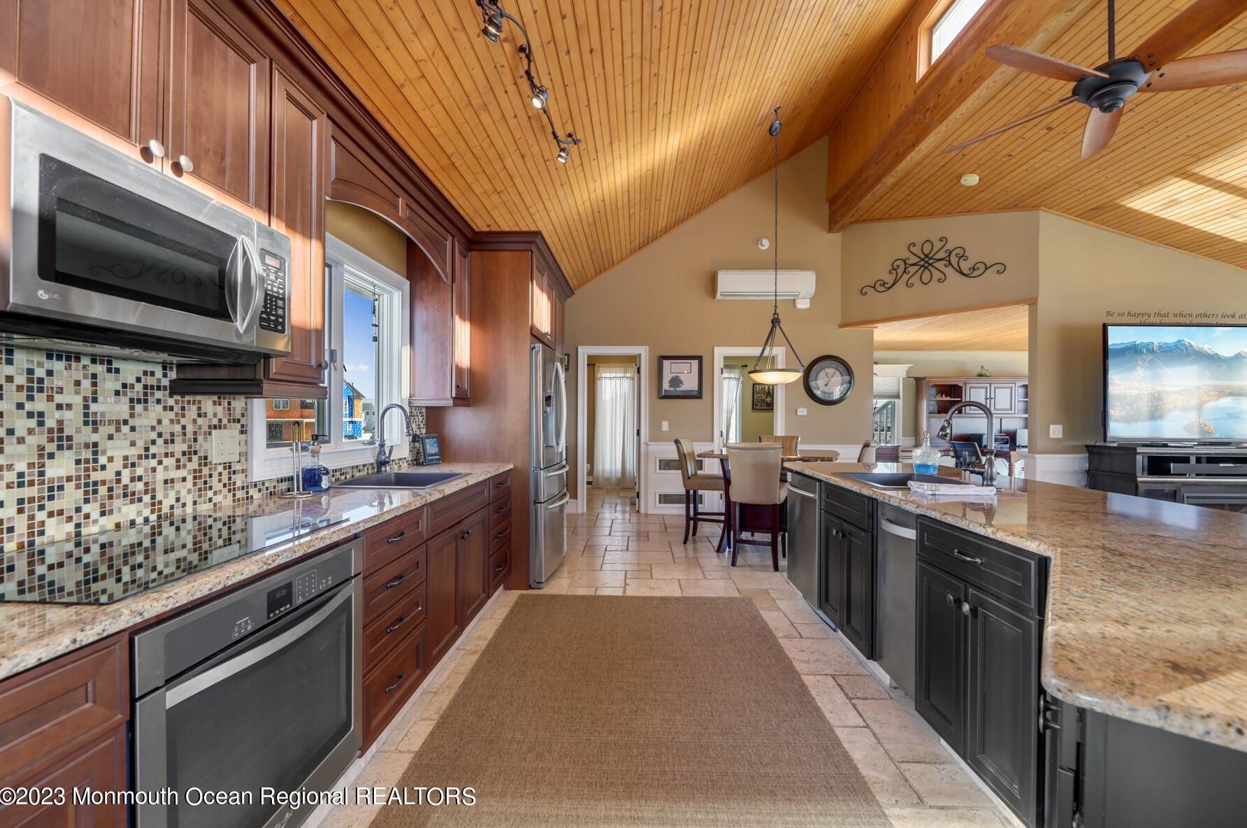 41 Ohio Dr, Tuckerton NJ  08087-1025 exterior