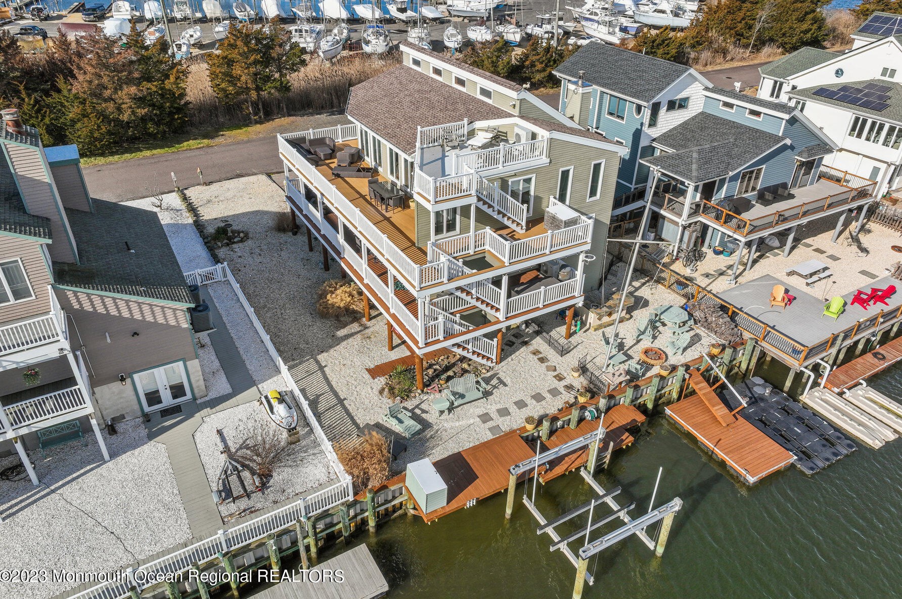 41 Ohio Dr, Tuckerton NJ  08087-1025 exterior