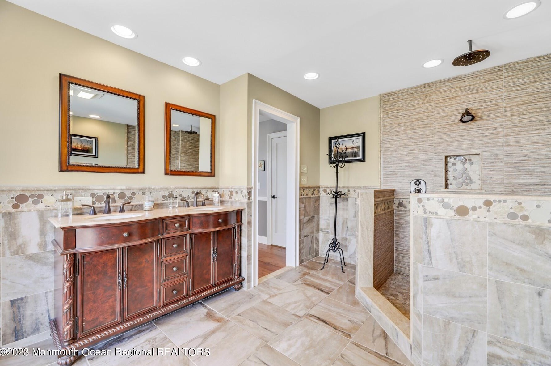 41 Ohio Dr, Tuckerton NJ  08087-1025 exterior