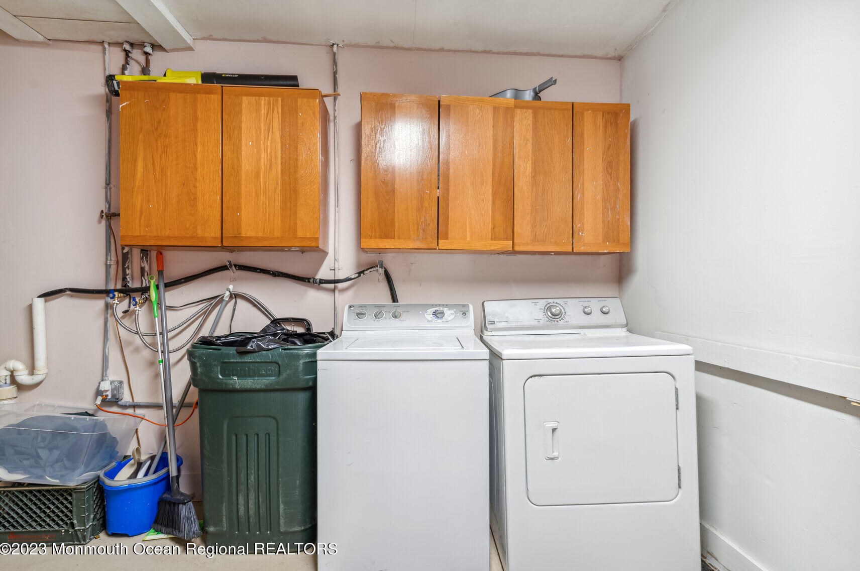 15 Canary Cir, Wall Township NJ  07731-2036 exterior