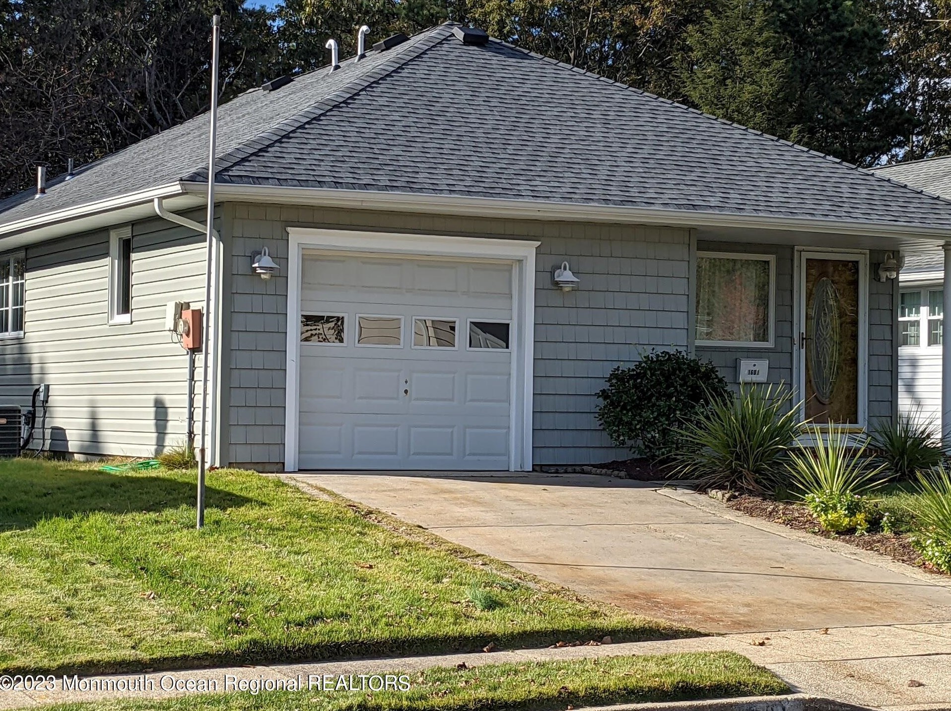 1601 Mount Everest Ln, Toms River, NJ 08753