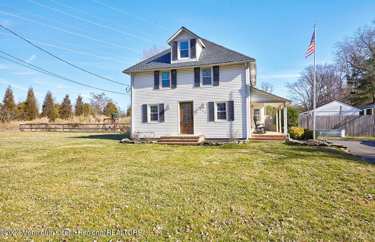343 Fairfield Rd, East Freehold, NJ 07728