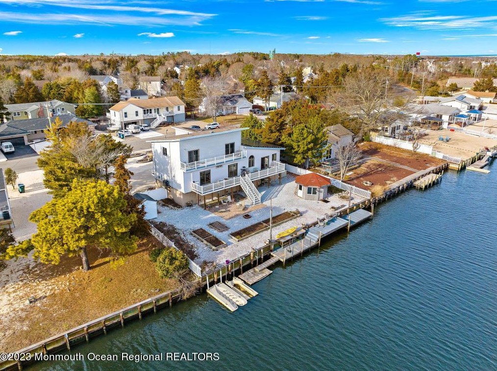 50 Atlantis Blvd, Tuckerton NJ  08087-1904 exterior