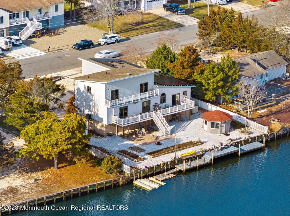 50 Atlantis Blvd, Tuckerton NJ  08087-1904 exterior
