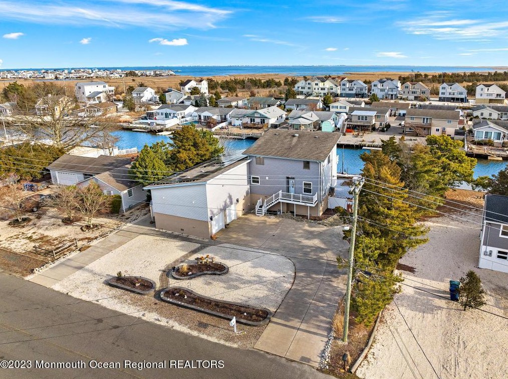 50 Atlantis Blvd, Tuckerton NJ  08087-1904 exterior