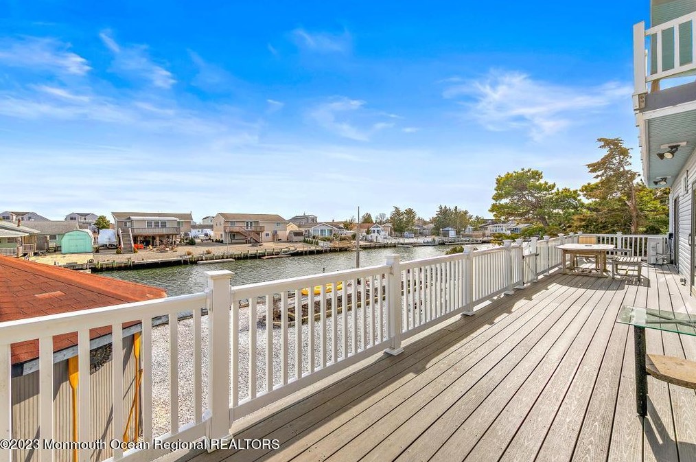 50 Atlantis Blvd, Tuckerton NJ  08087-1904 exterior