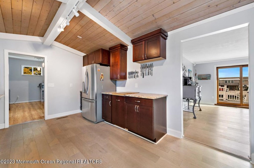 50 Atlantis Blvd, Tuckerton NJ  08087-1904 exterior
