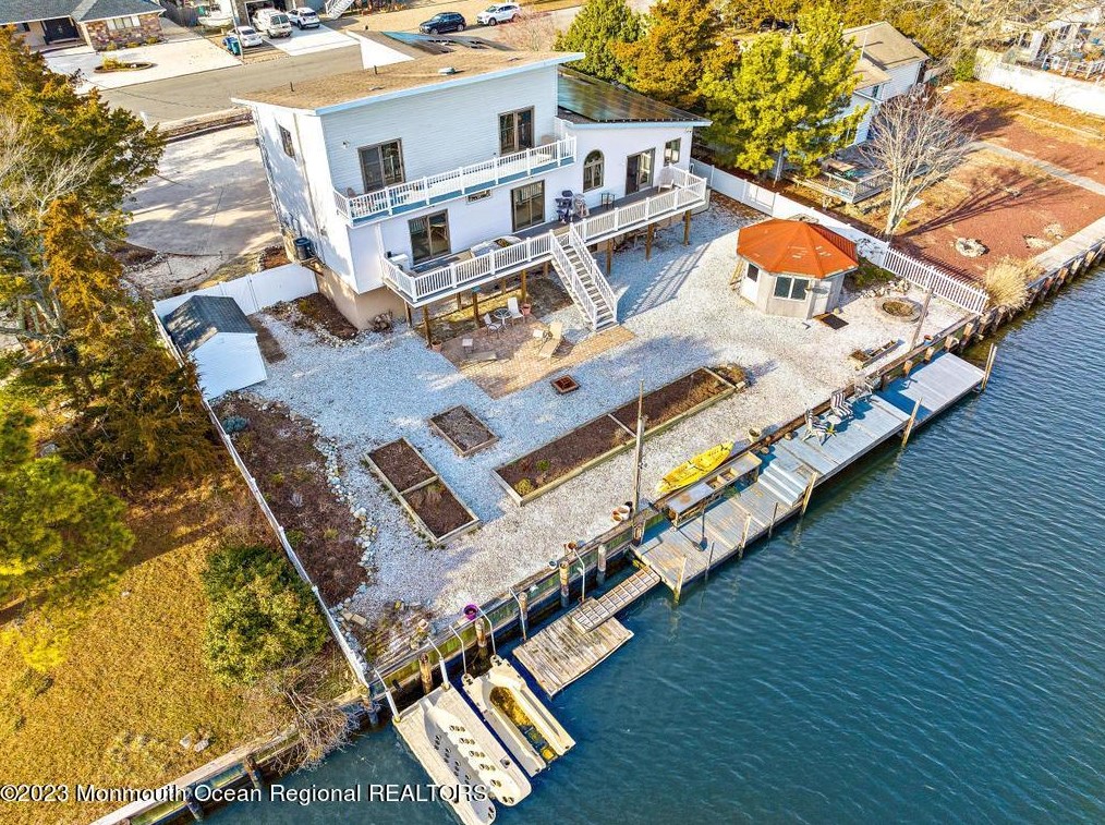 50 Atlantis Blvd, Tuckerton NJ  08087-1904 exterior