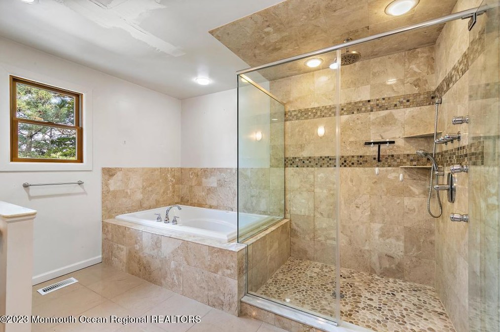 50 Atlantis Blvd, Tuckerton NJ  08087-1904 exterior