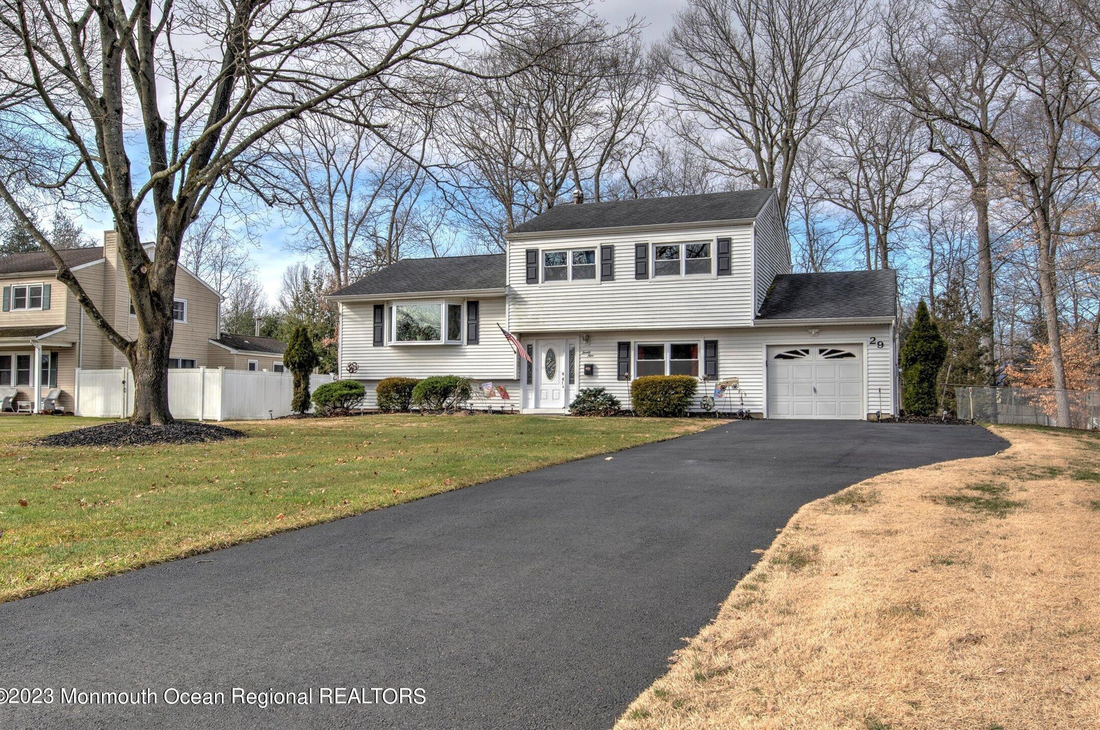 29 Annapolis Dr, Millstone Township, NJ 07726-3505