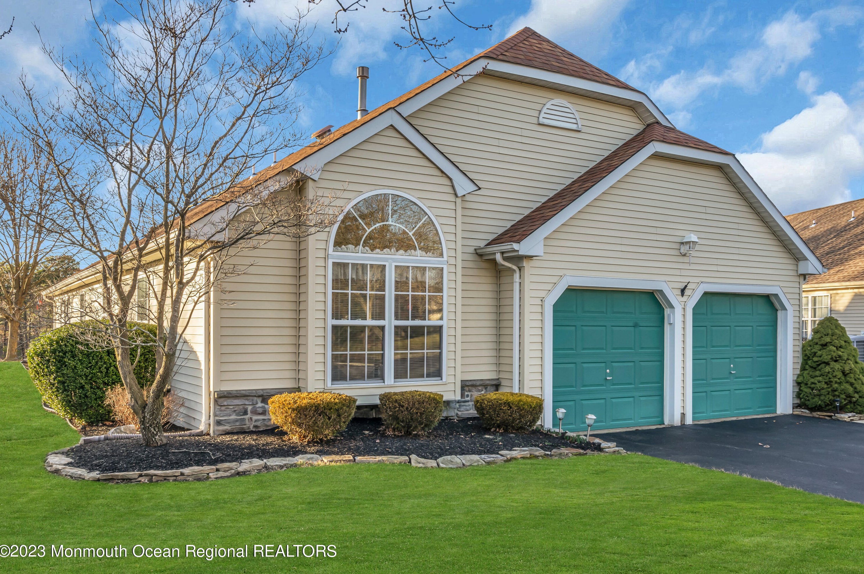 2422 Torrington Dr, Toms River, NJ 08755-2556