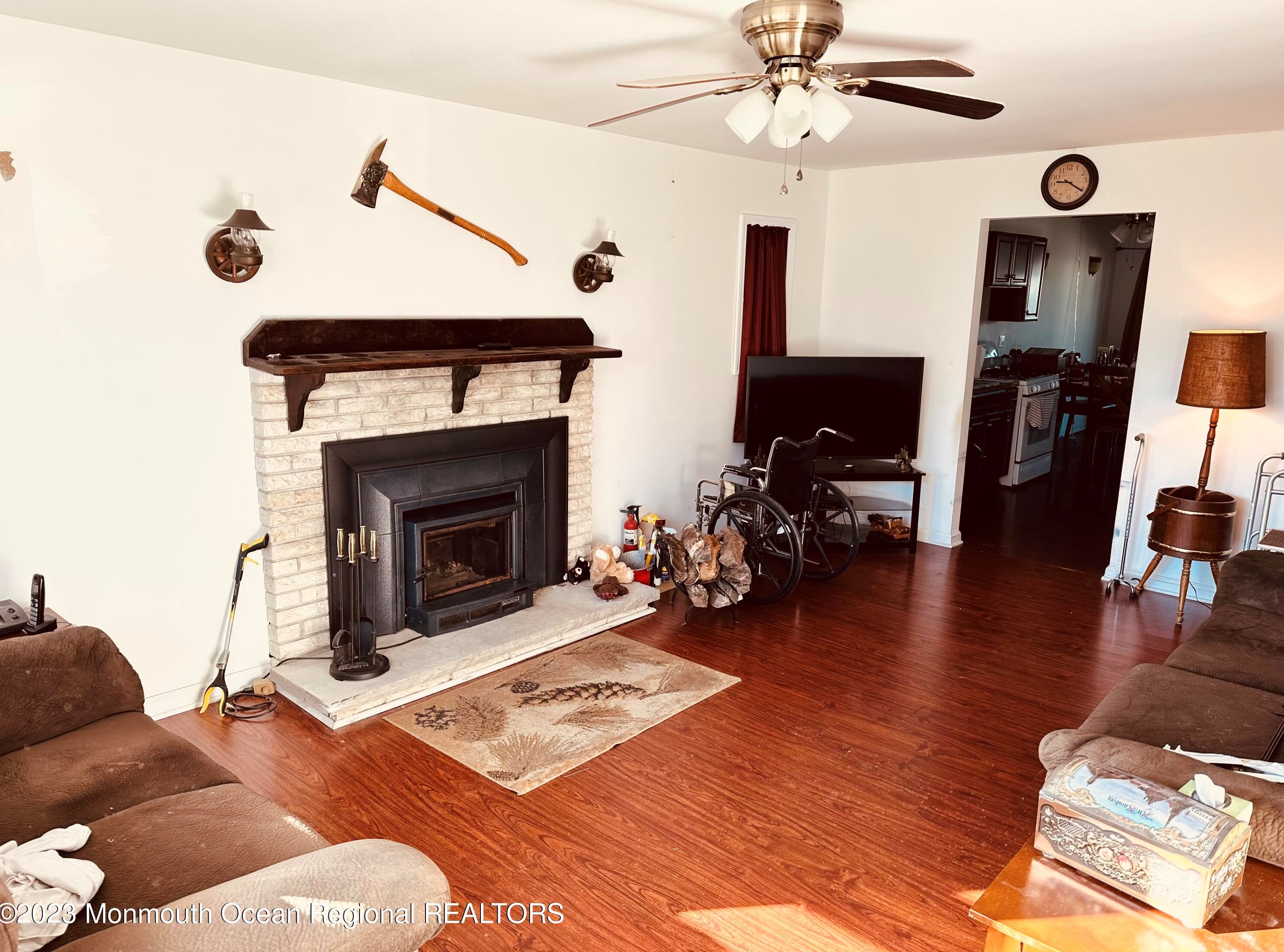 22 Pilot Rd, Toms River, NJ 08753-2034